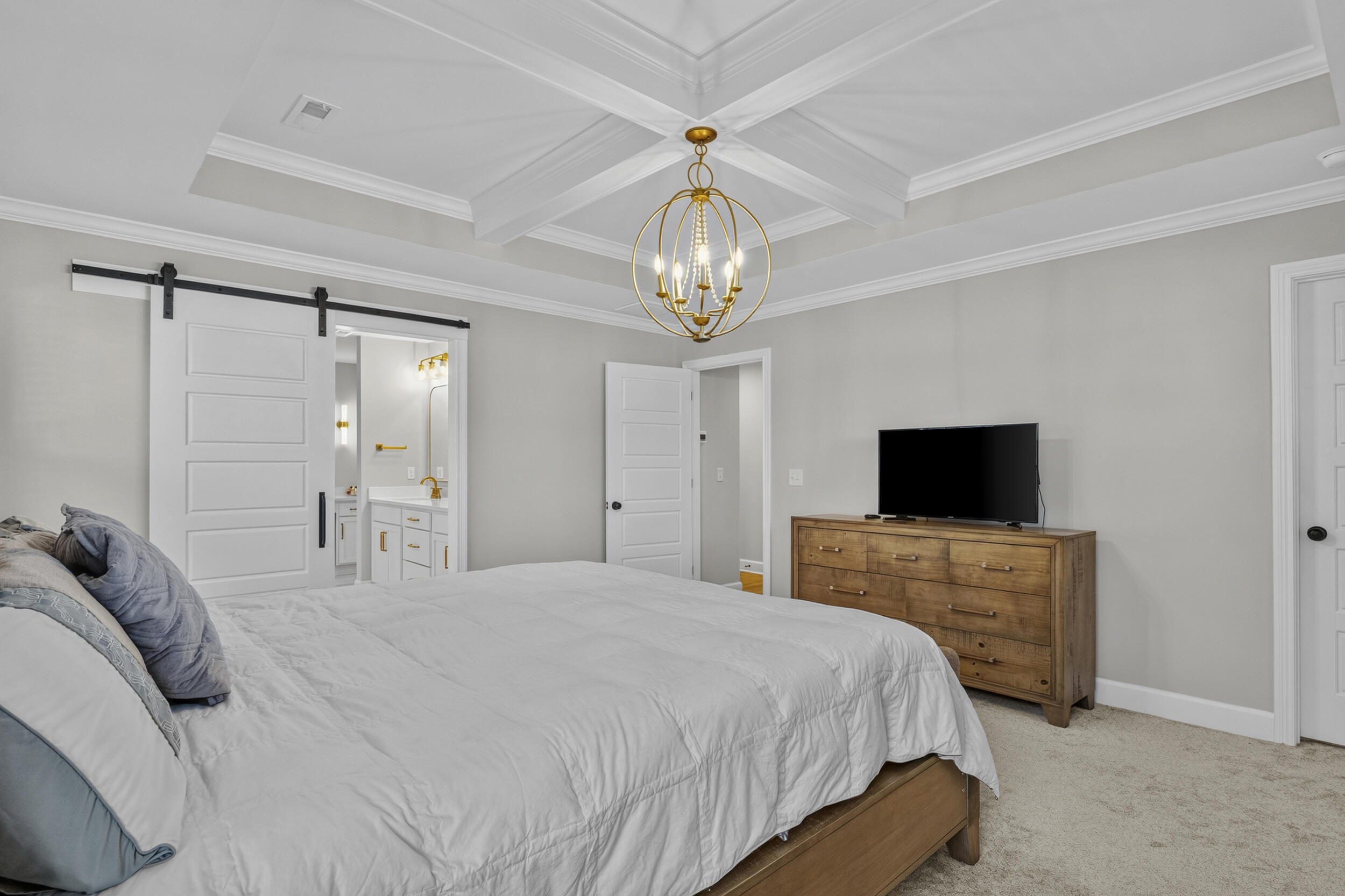 1077 Squirrel Nest Lane Property Photo 25