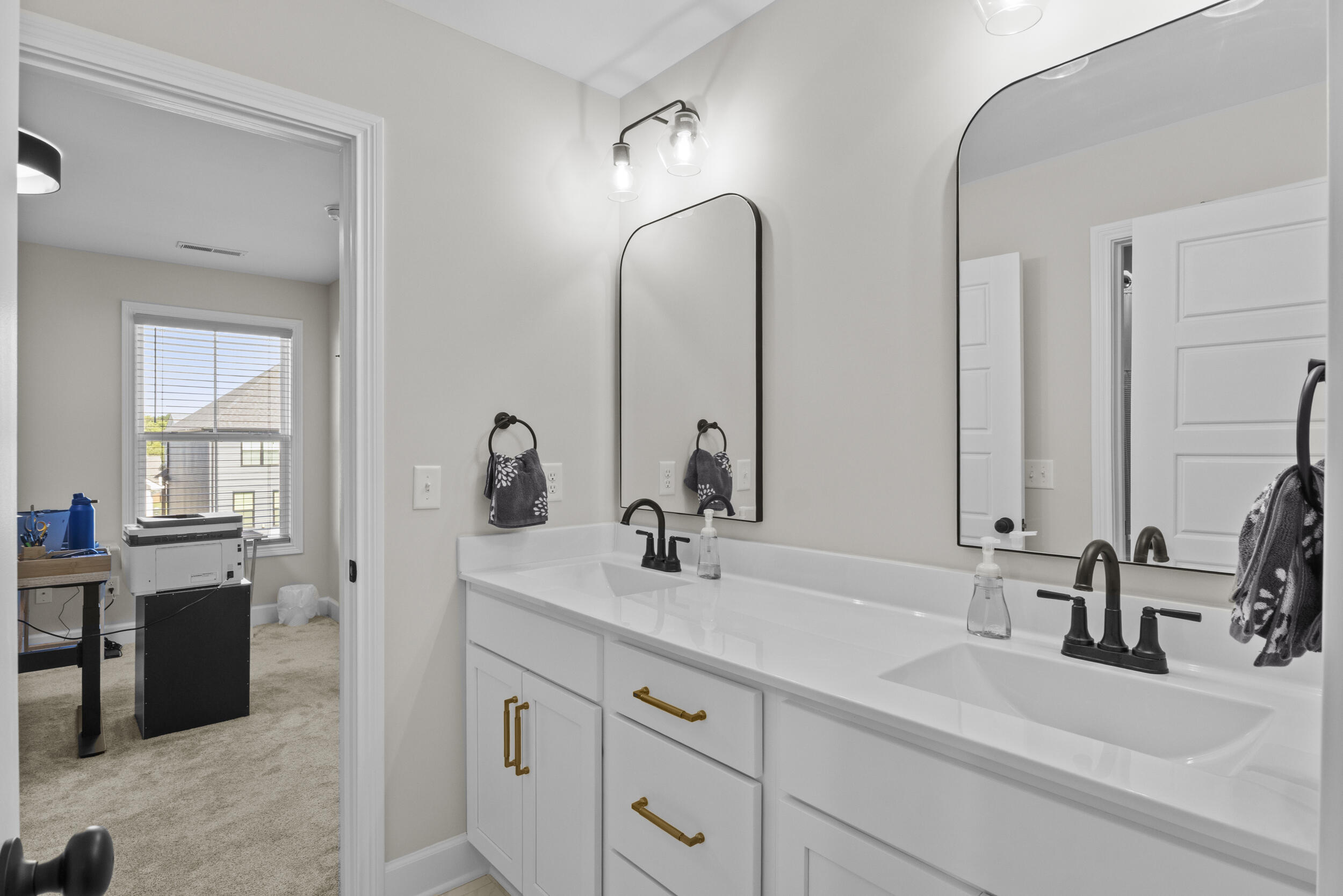 1077 Squirrel Nest Lane Property Photo 42