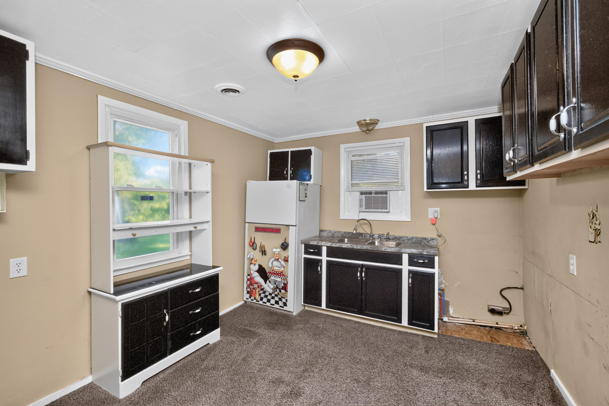 111 Ross Street Property Photo 7