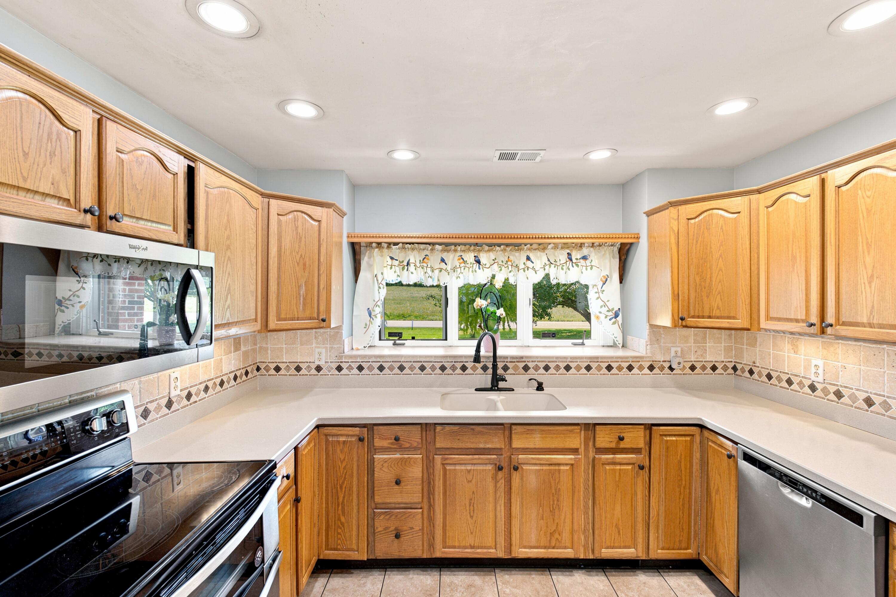 7370 Cartersville Road Property Photo 17
