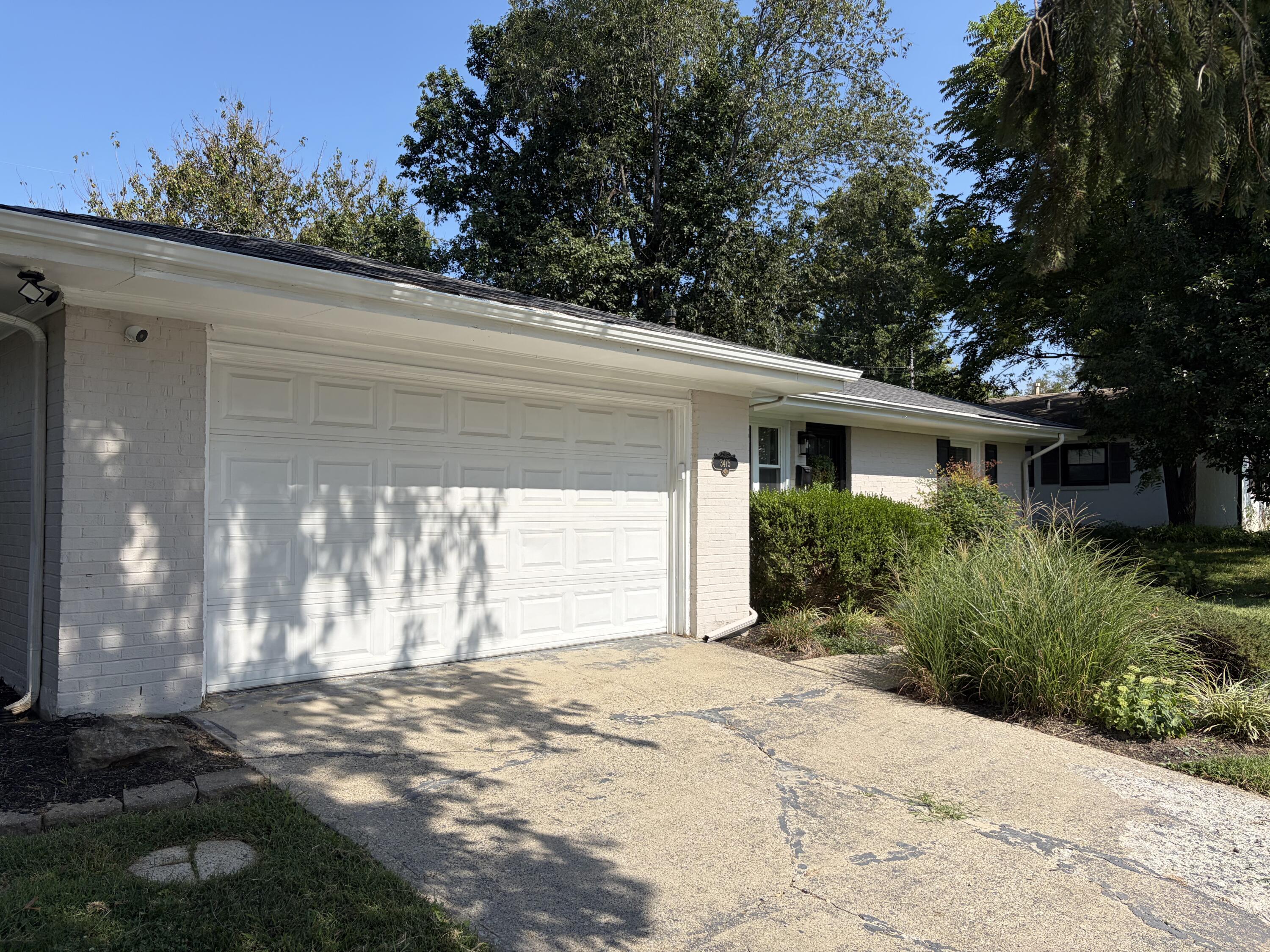 3475 Greentree Road Property Photo 3