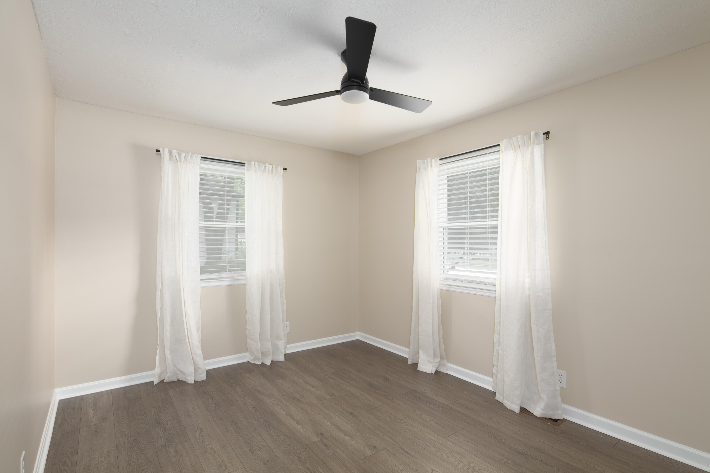 3475 Greentree Road Property Photo 15