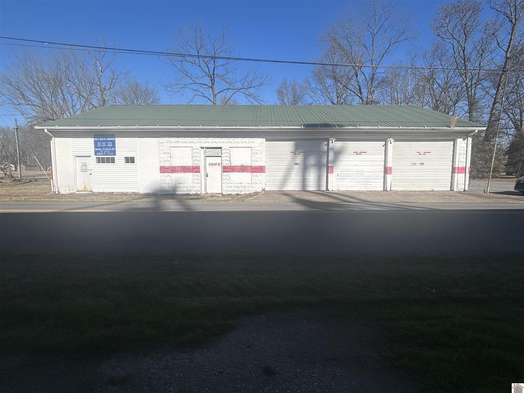 90 Commerce Street Property Photo 1
