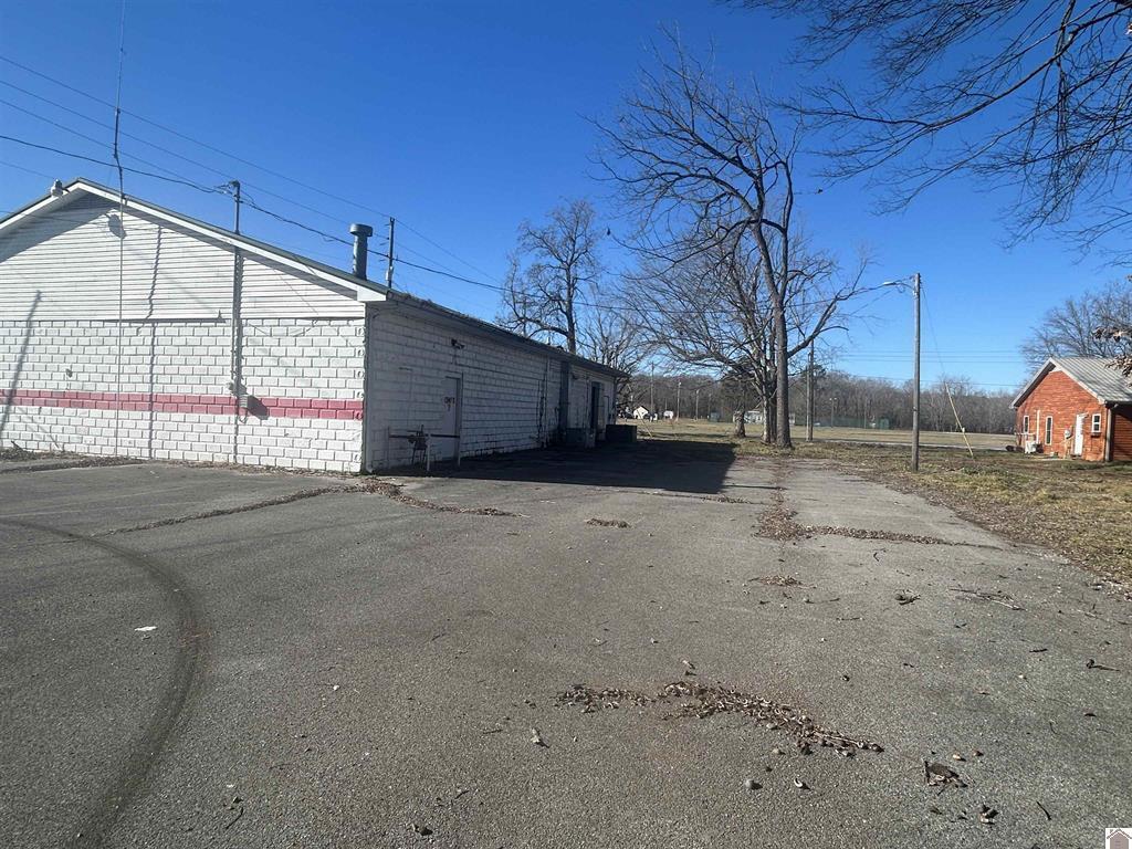 90 Commerce Street Property Photo 2