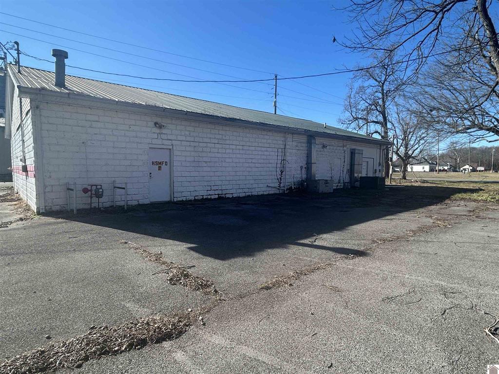 90 Commerce Street Property Photo 5