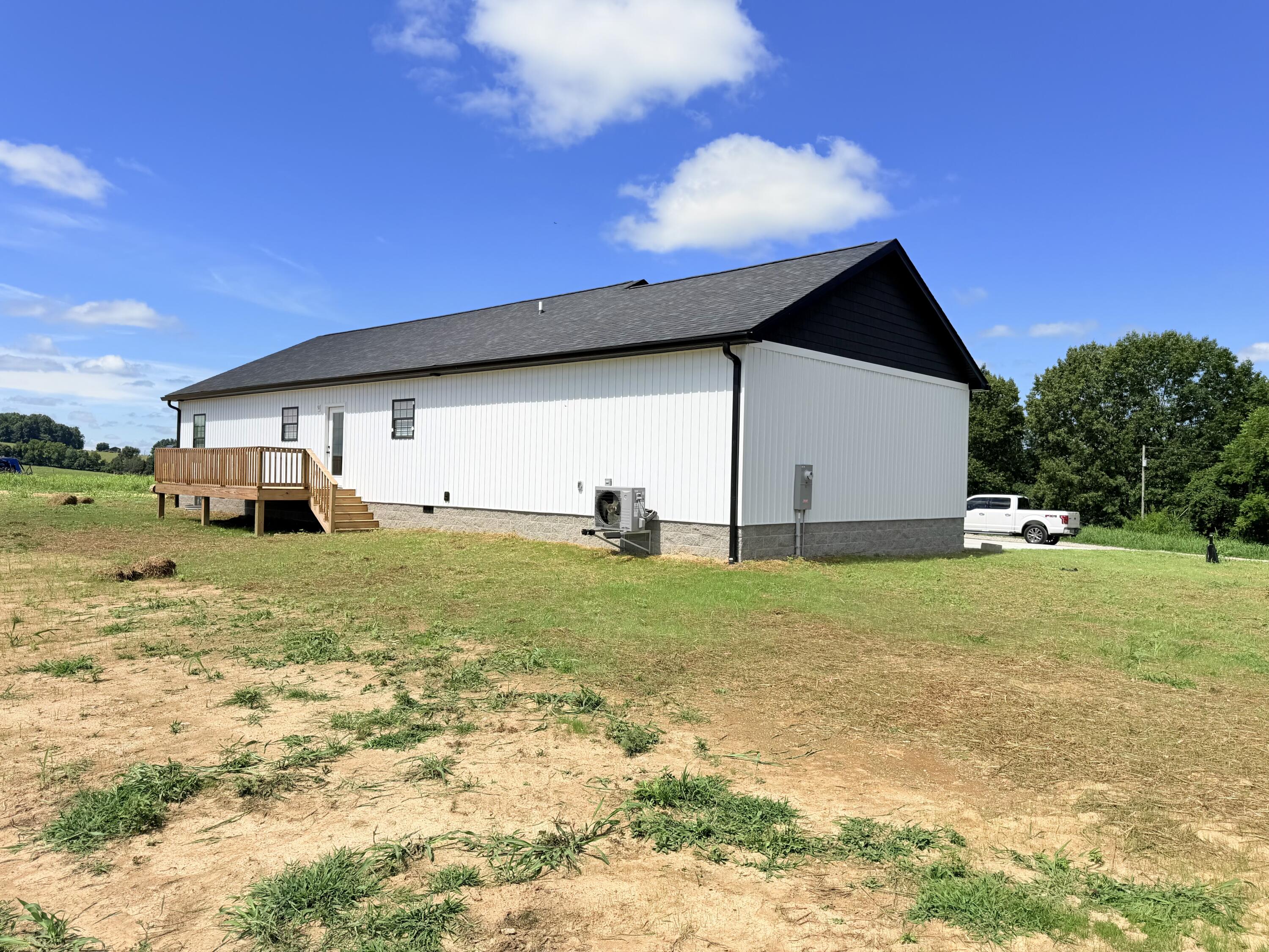 93 Stable Lane Property Photo 9