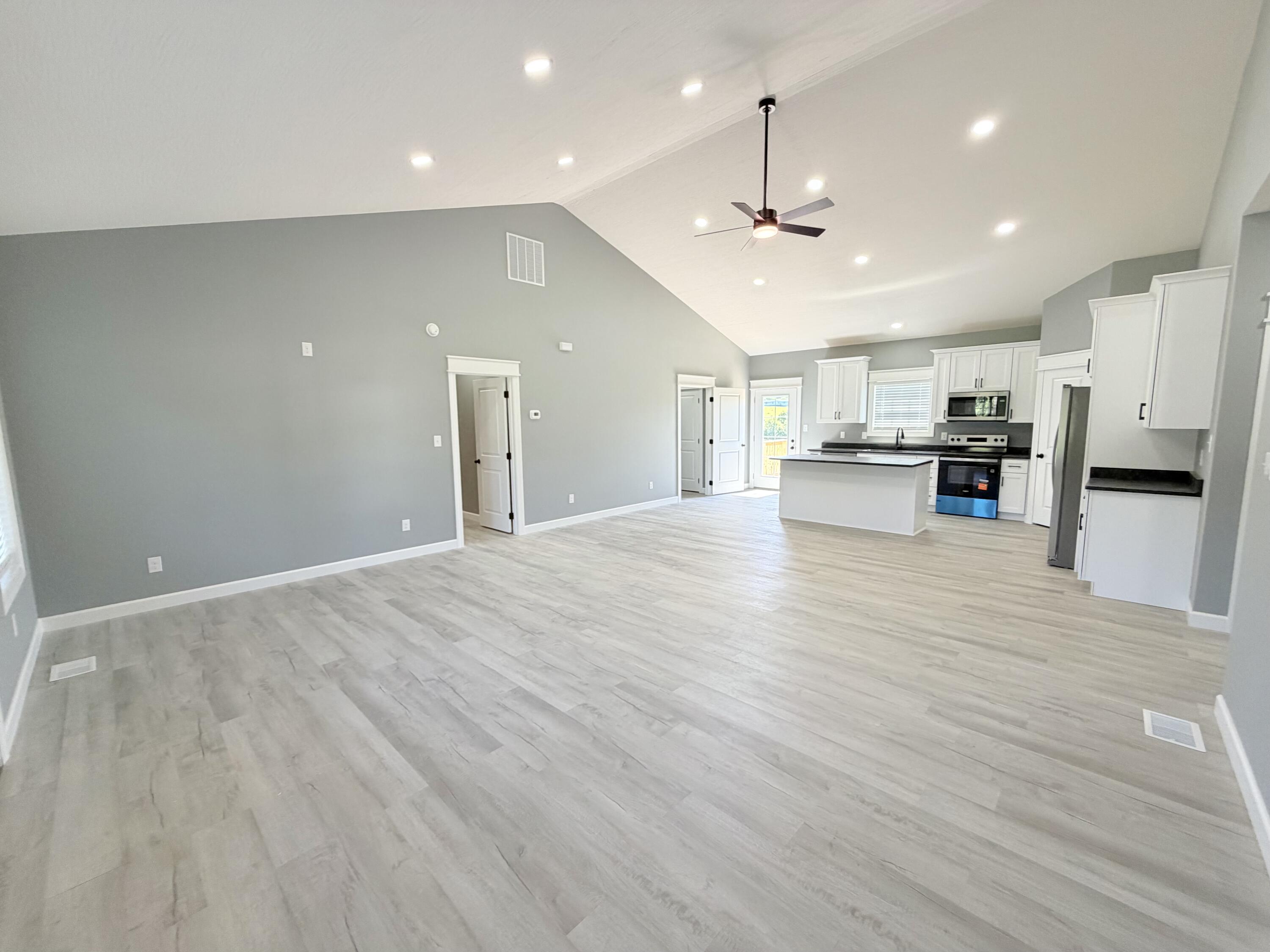93 Stable Lane Property Photo 18