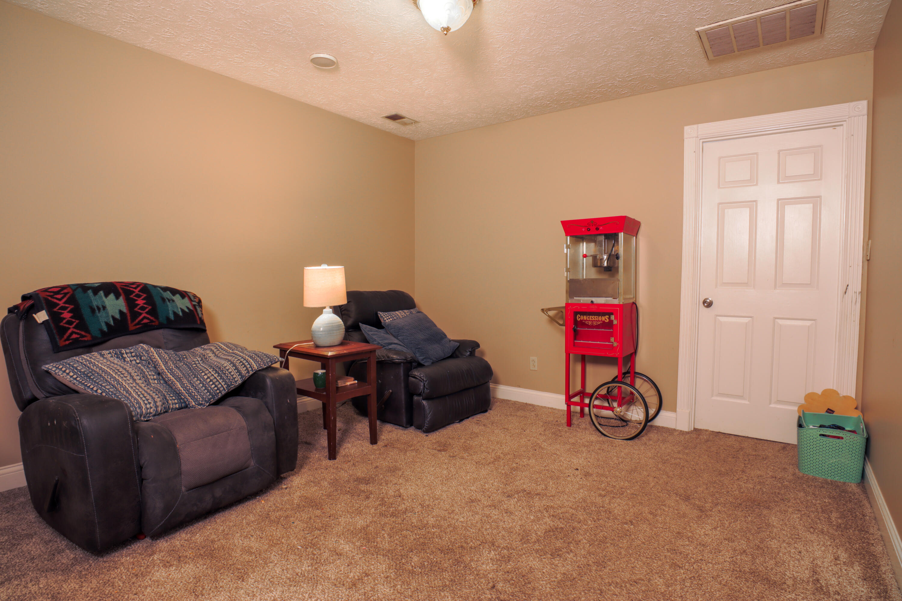 965 E Count Fleet Circle Property Photo 12