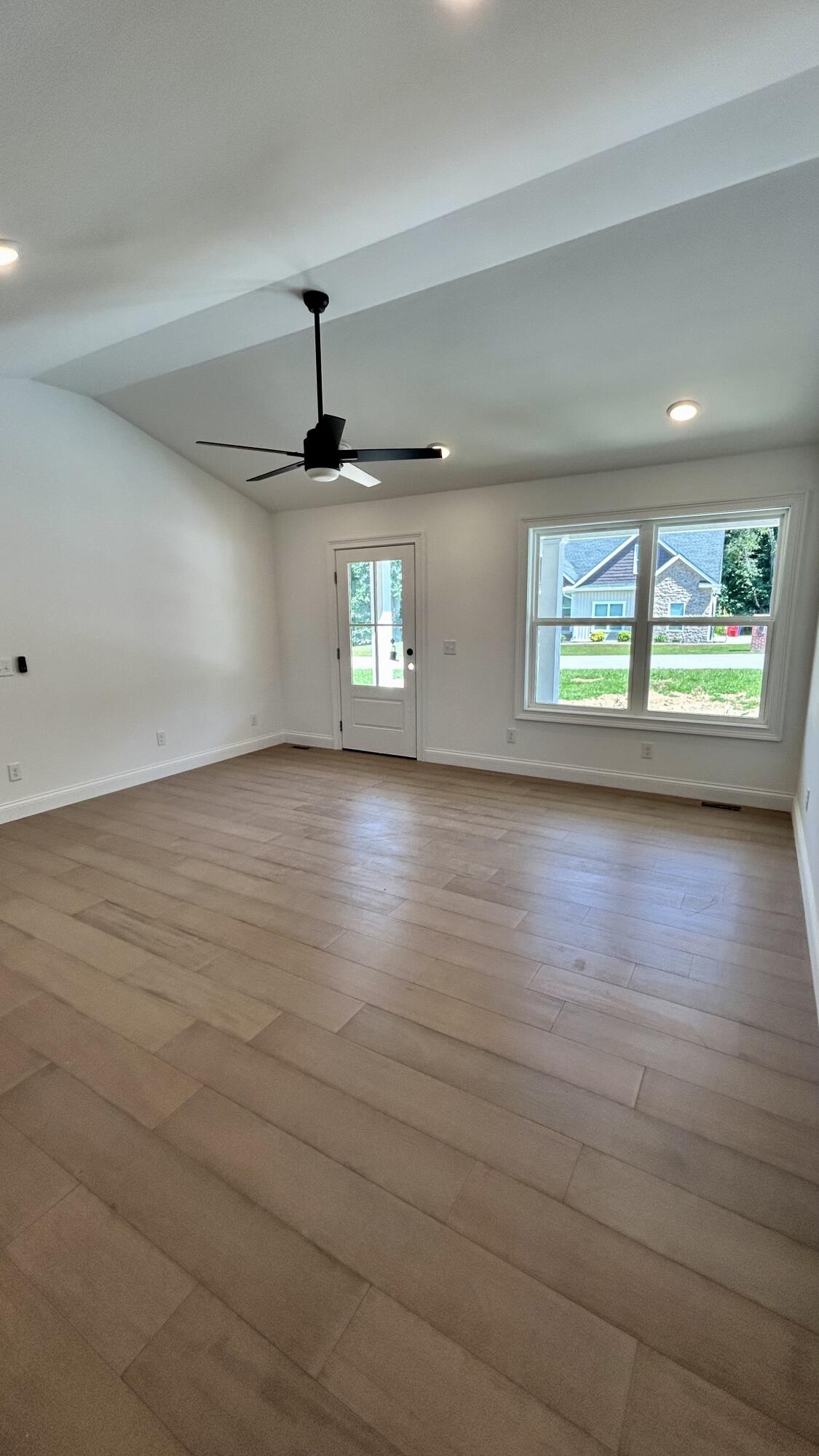 327 Madison Circle Property Photo 7