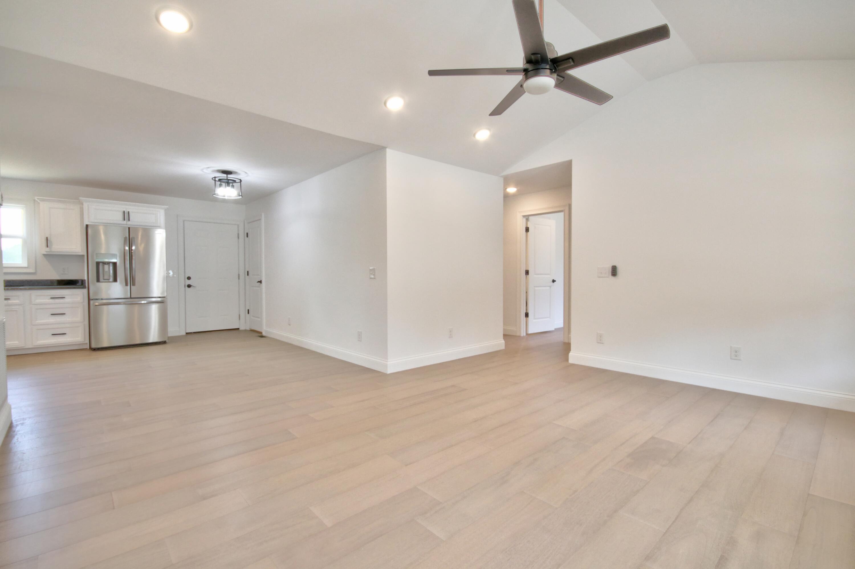 327 Madison Circle Property Photo 10
