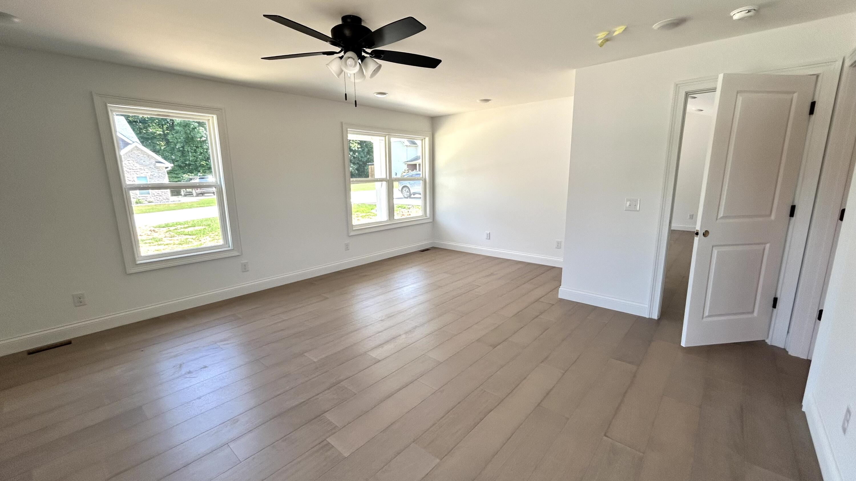 327 Madison Circle Property Photo 11