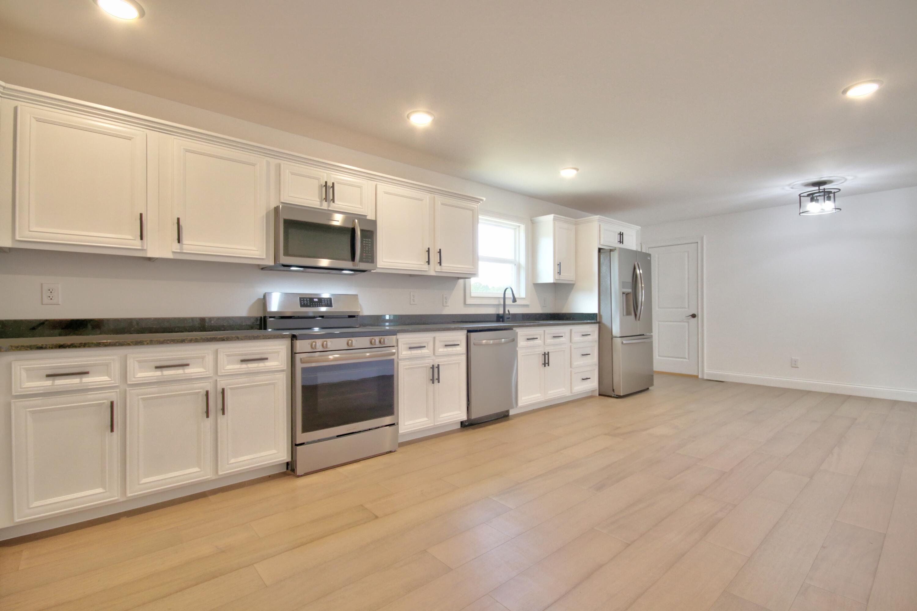 327 Madison Circle Property Photo 12