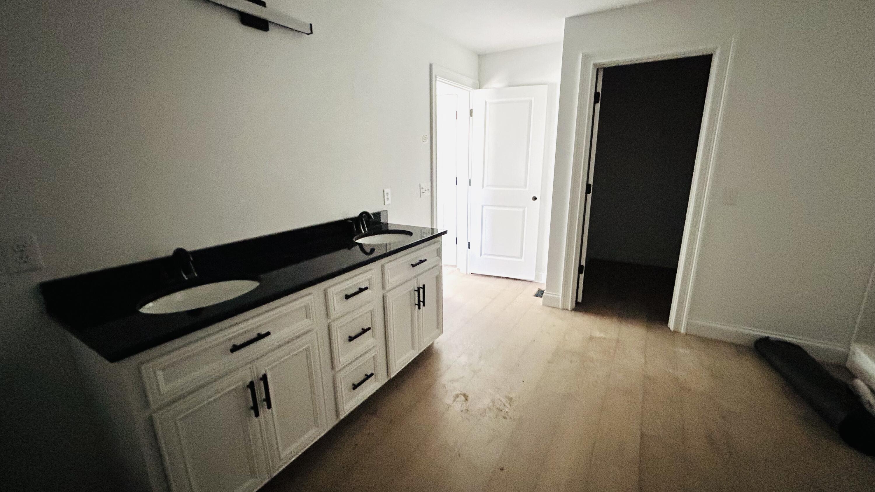 327 Madison Circle Property Photo 16