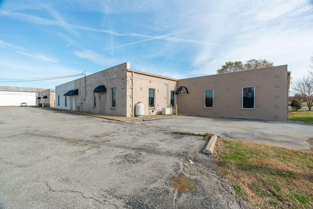 4011 Fort Campbell Boulevard Property Photo 10