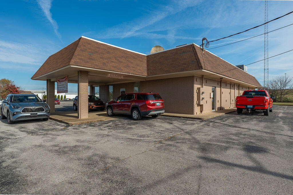 4011 Fort Campbell Boulevard Property Photo 12