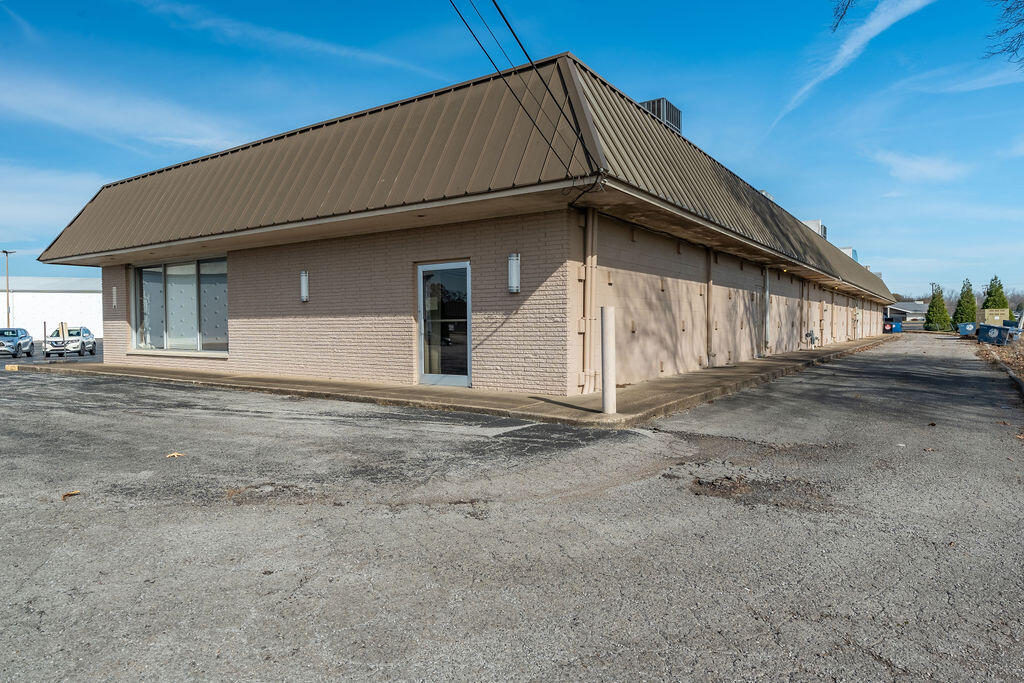4011 Fort Campbell Boulevard Property Photo 13