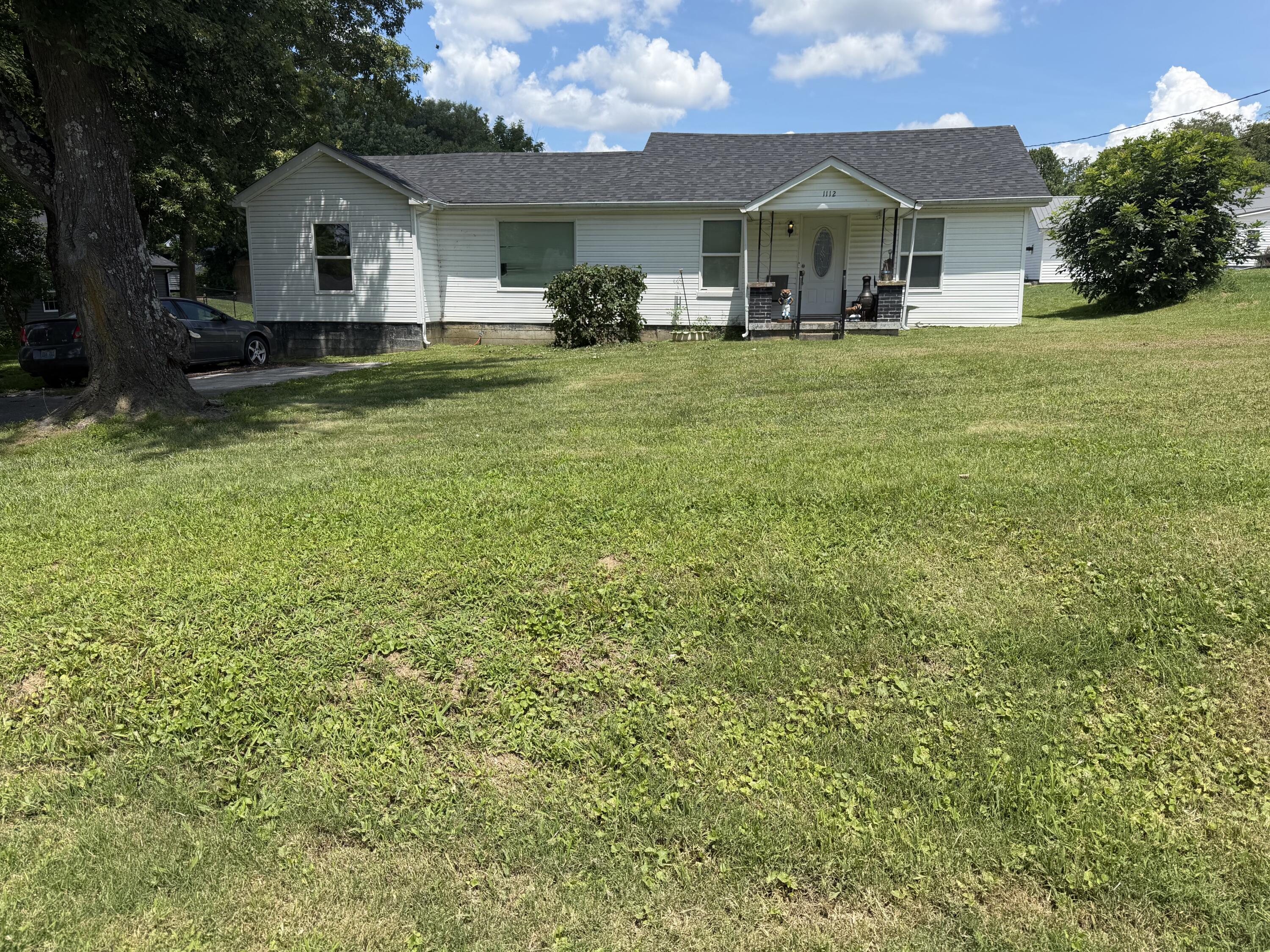1112 E Rice Lane Property Photo 1