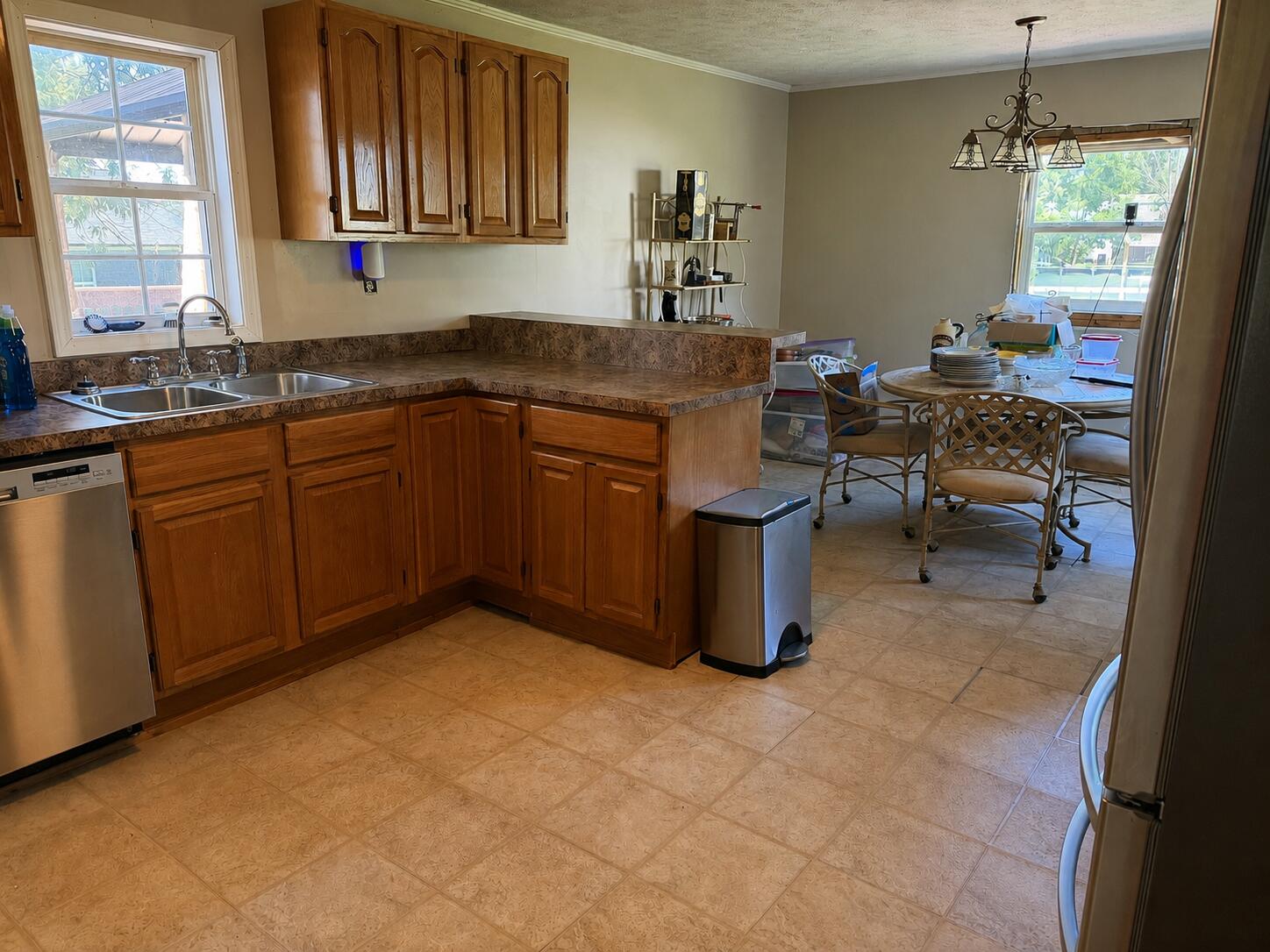 1112 E Rice Lane Property Photo 12