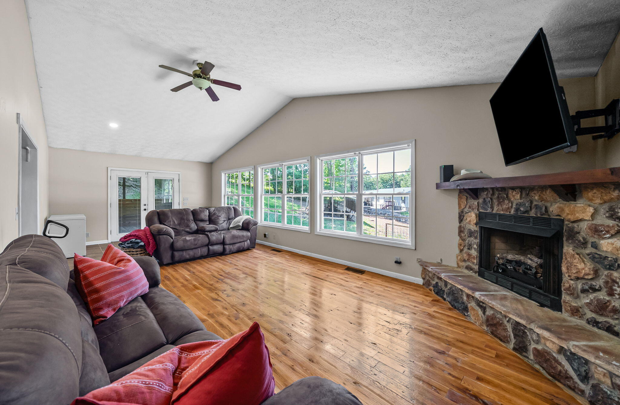 384 Ferrell Circle Property Photo 16