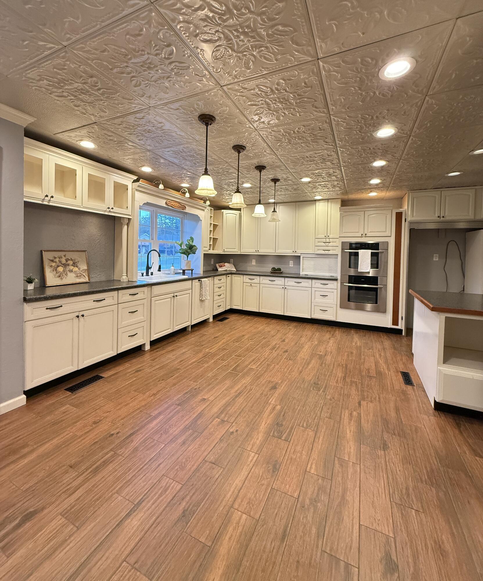 802 Broad Street Property Photo 4