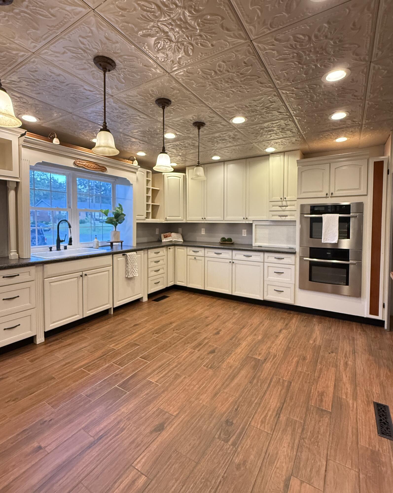 802 Broad Street Property Photo 6