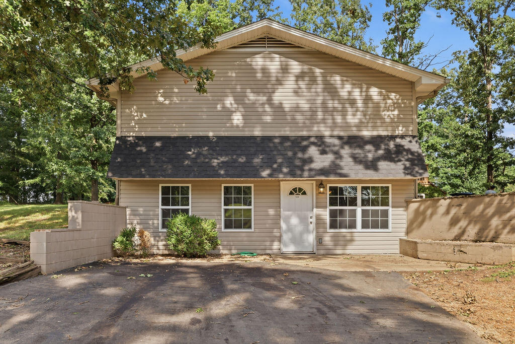 1326 Diuguid Drive Property Photo 2