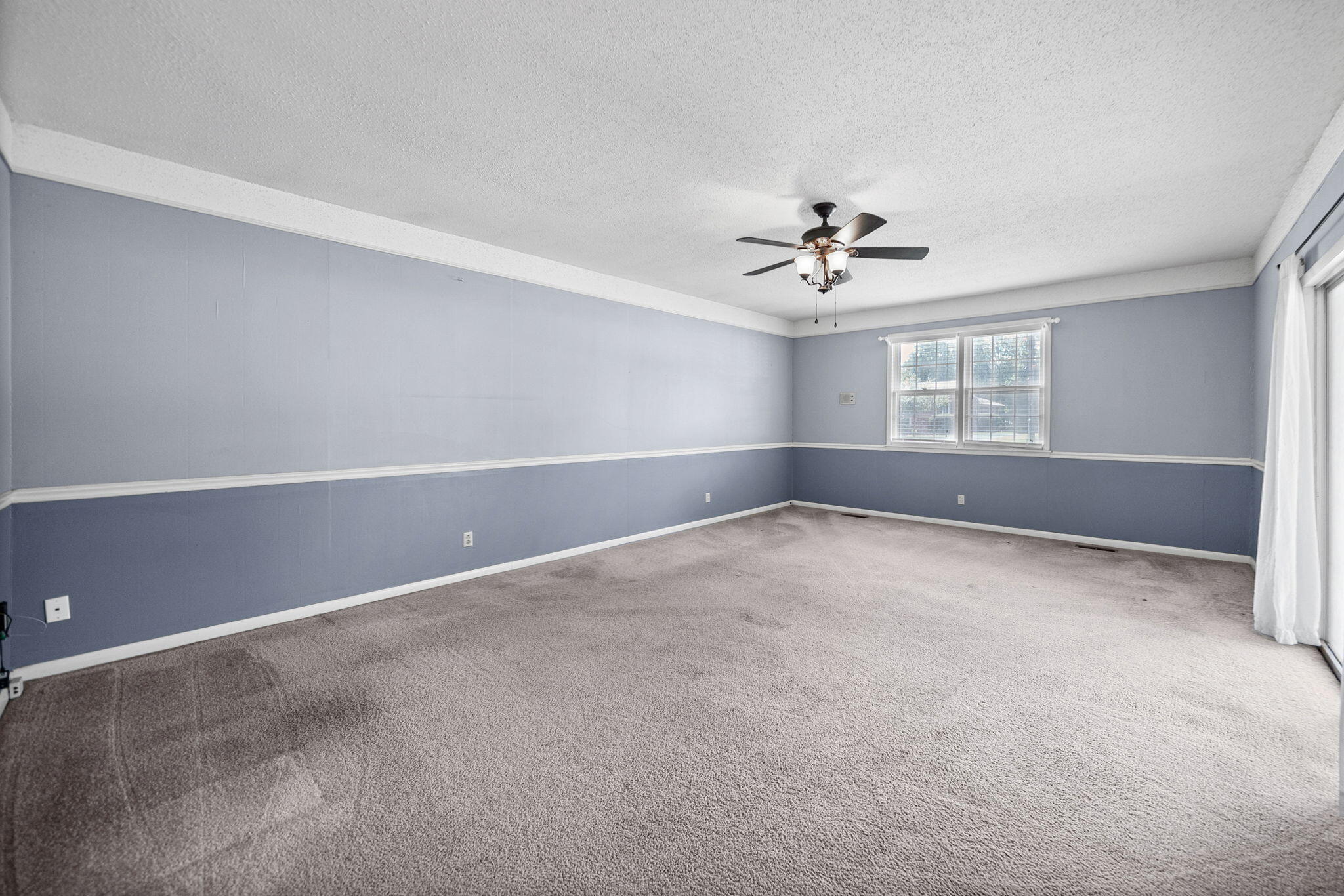 301 Donna Drive Property Photo 3