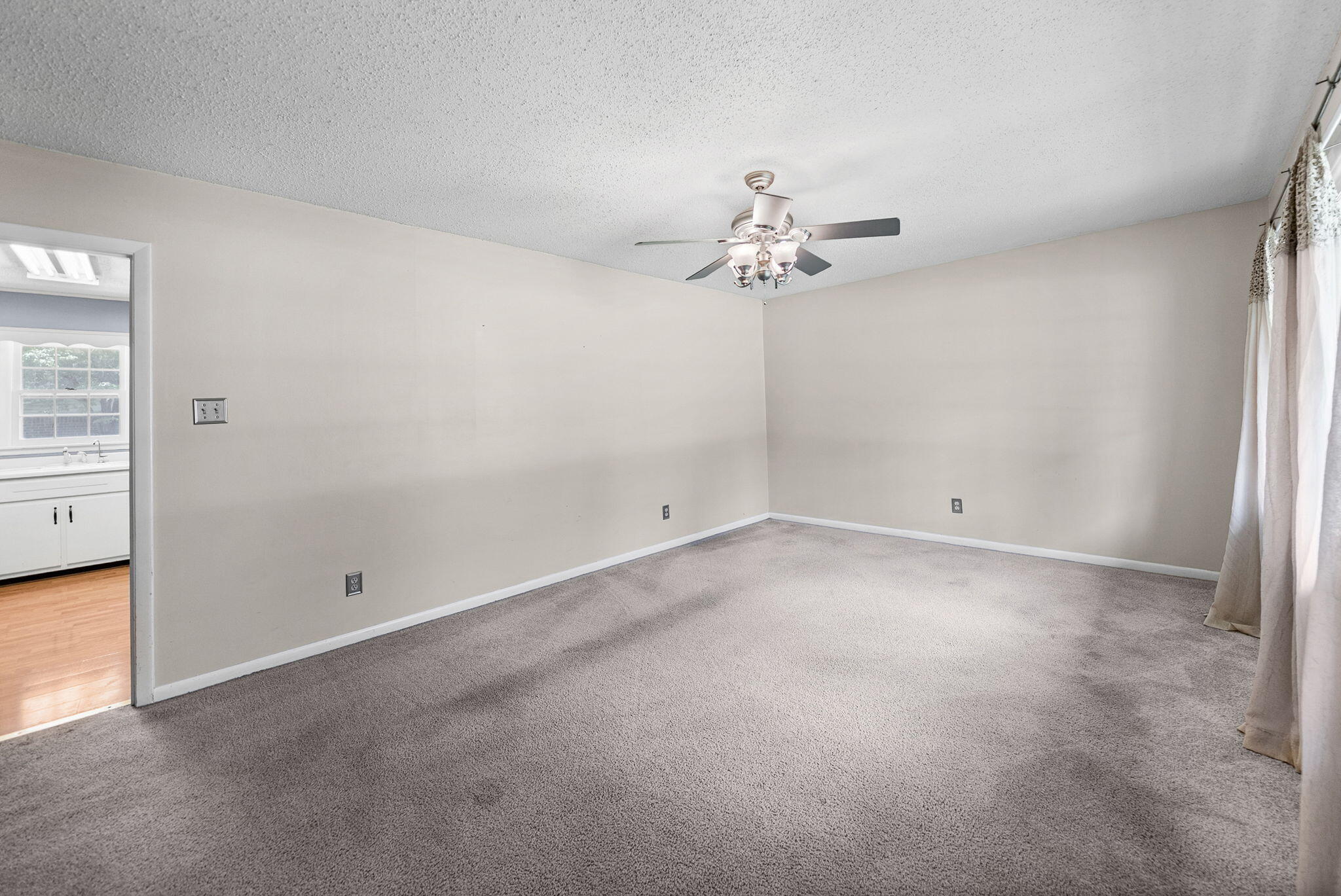 301 Donna Drive Property Photo 12