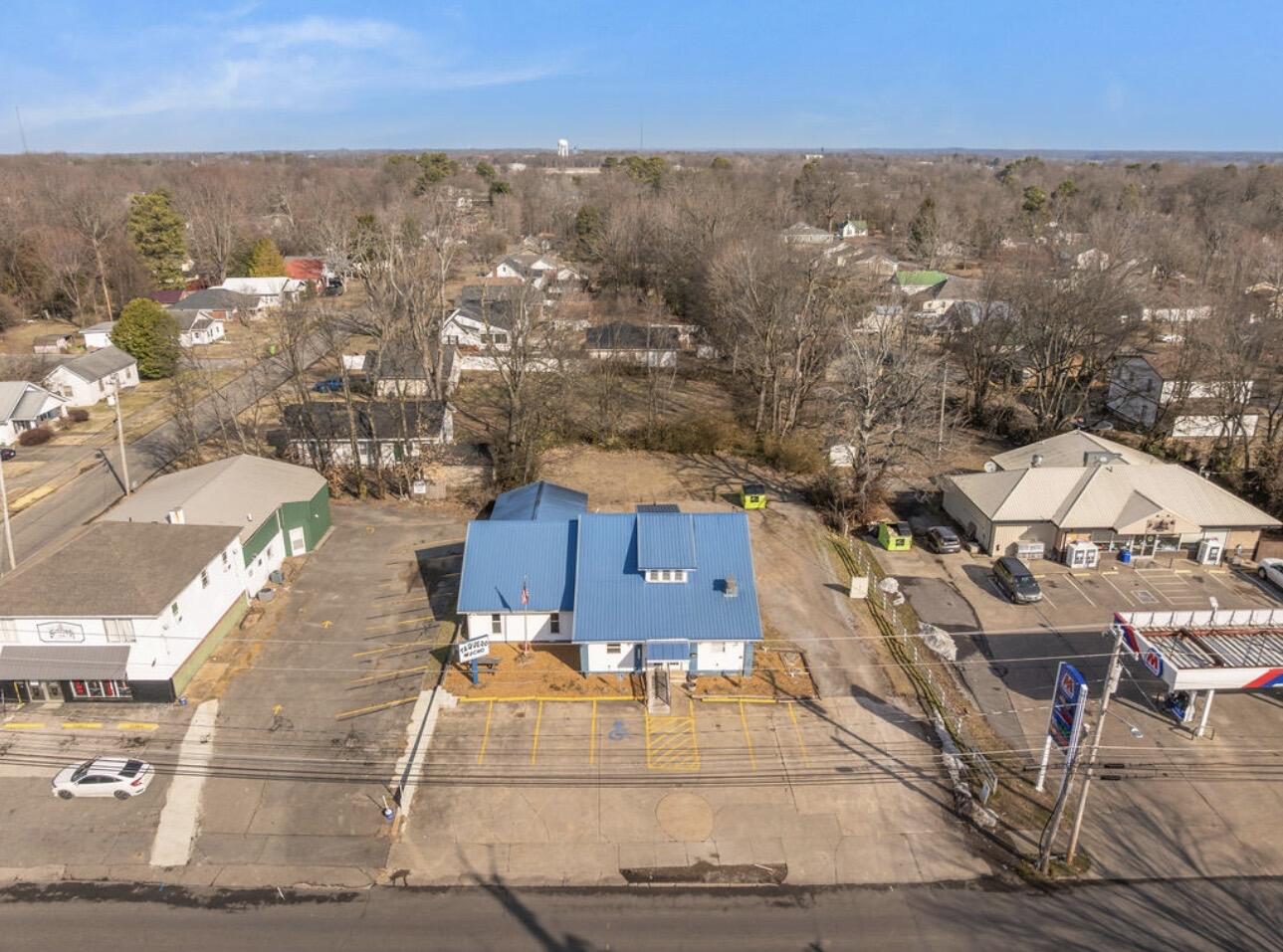 1023 W Broadway Property Photo 12