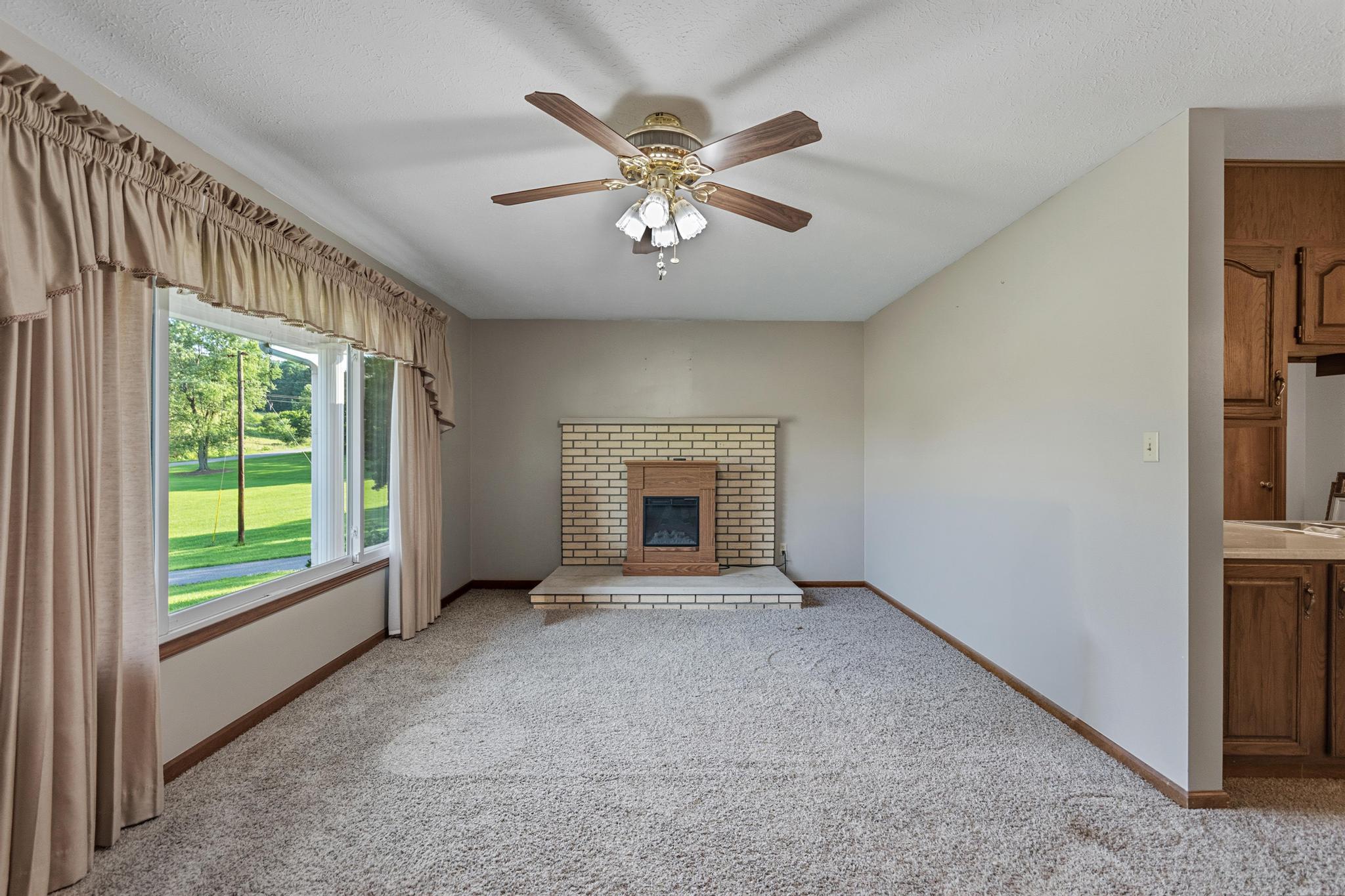 1338 Tiline Road Property Photo 3