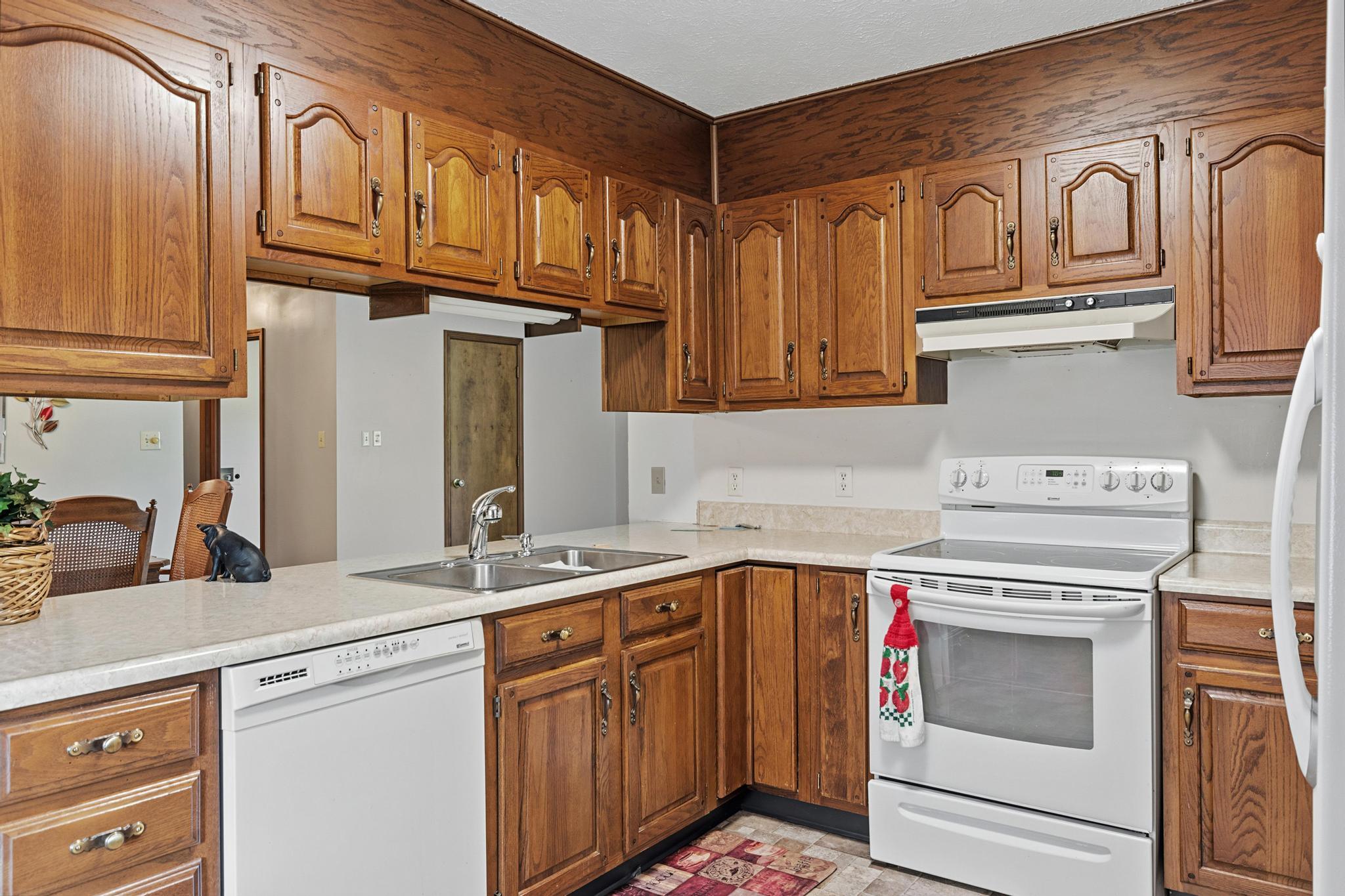 1338 Tiline Road Property Photo 5