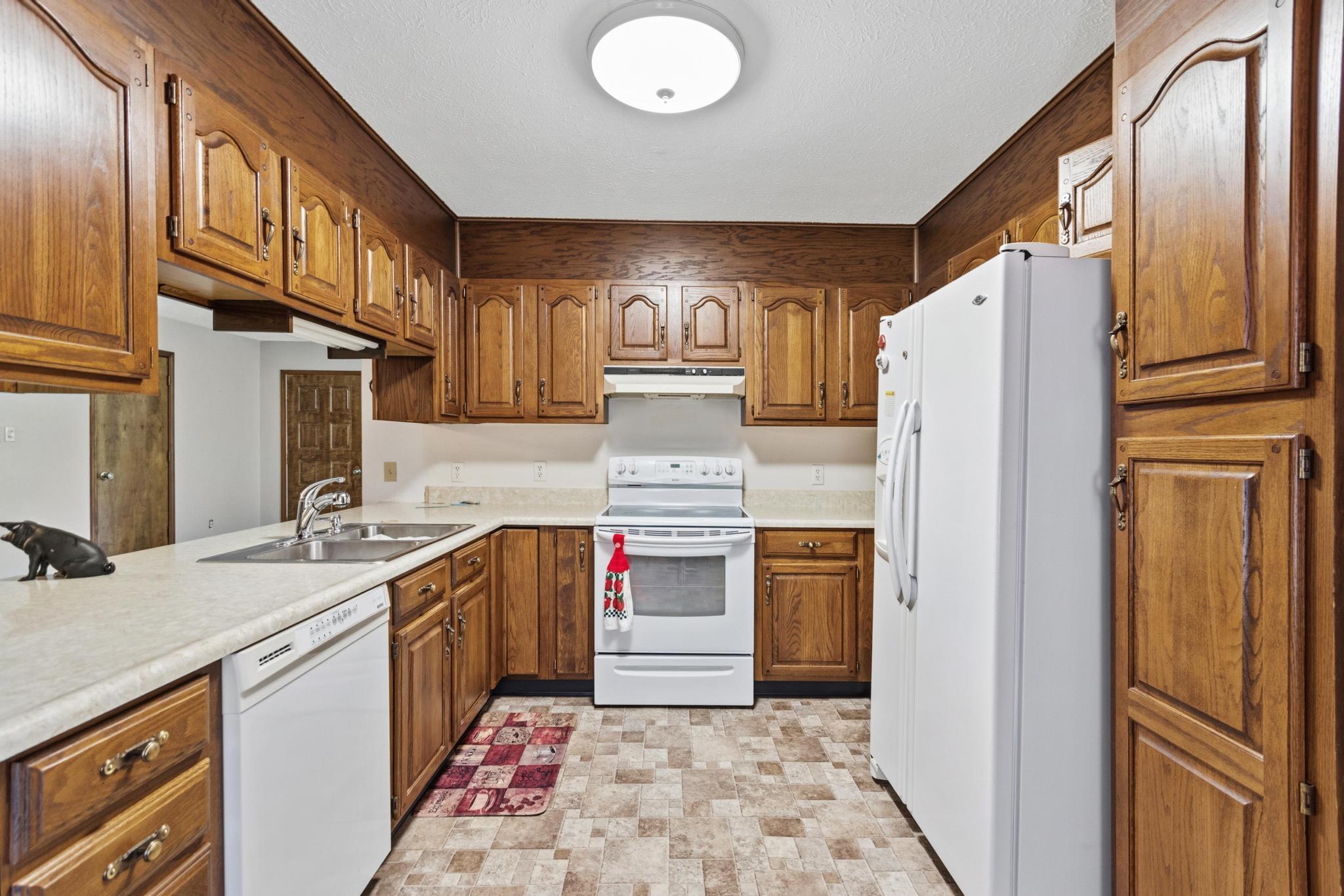 1338 Tiline Road Property Photo 6