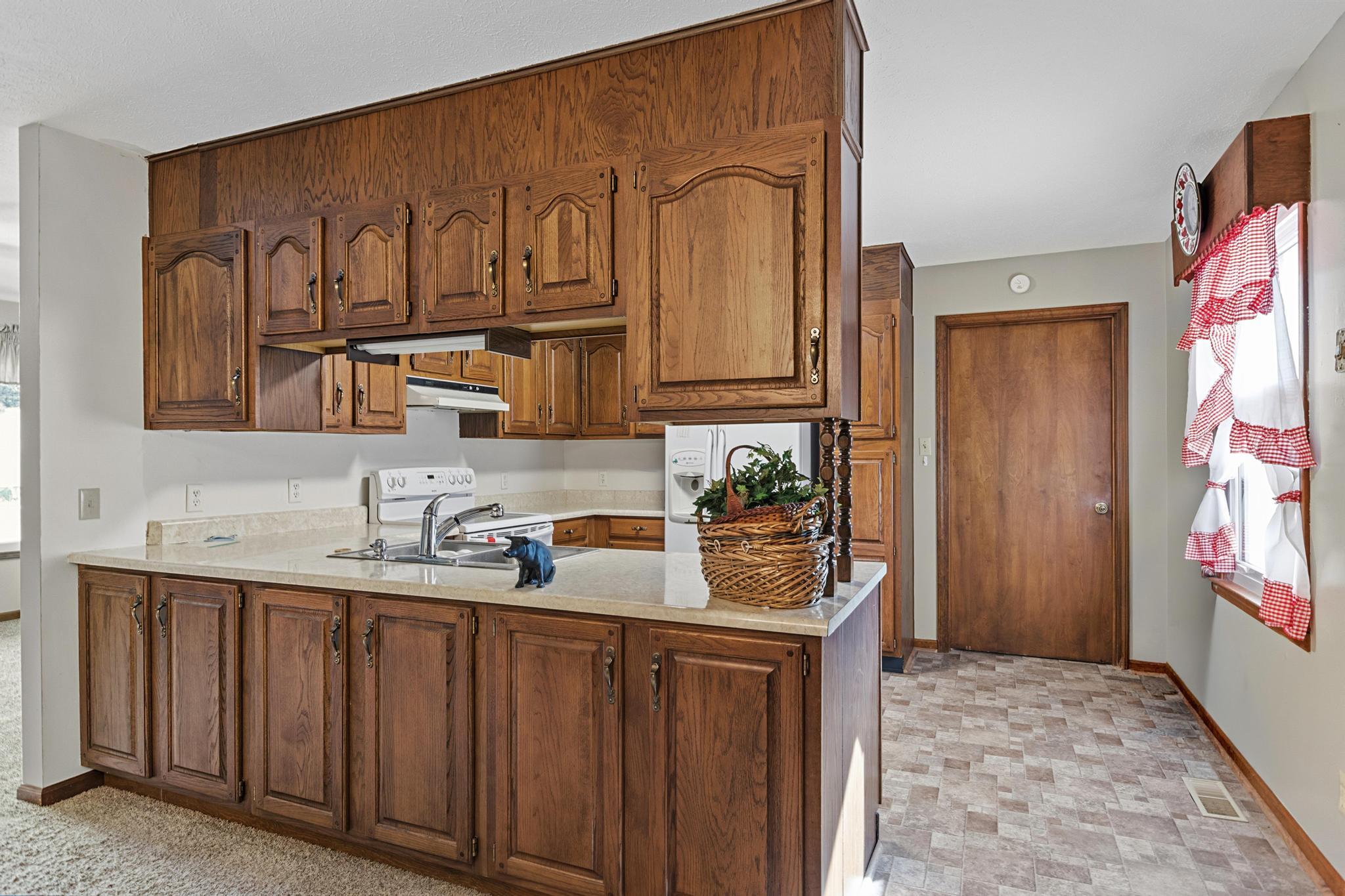 1338 Tiline Road Property Photo 8