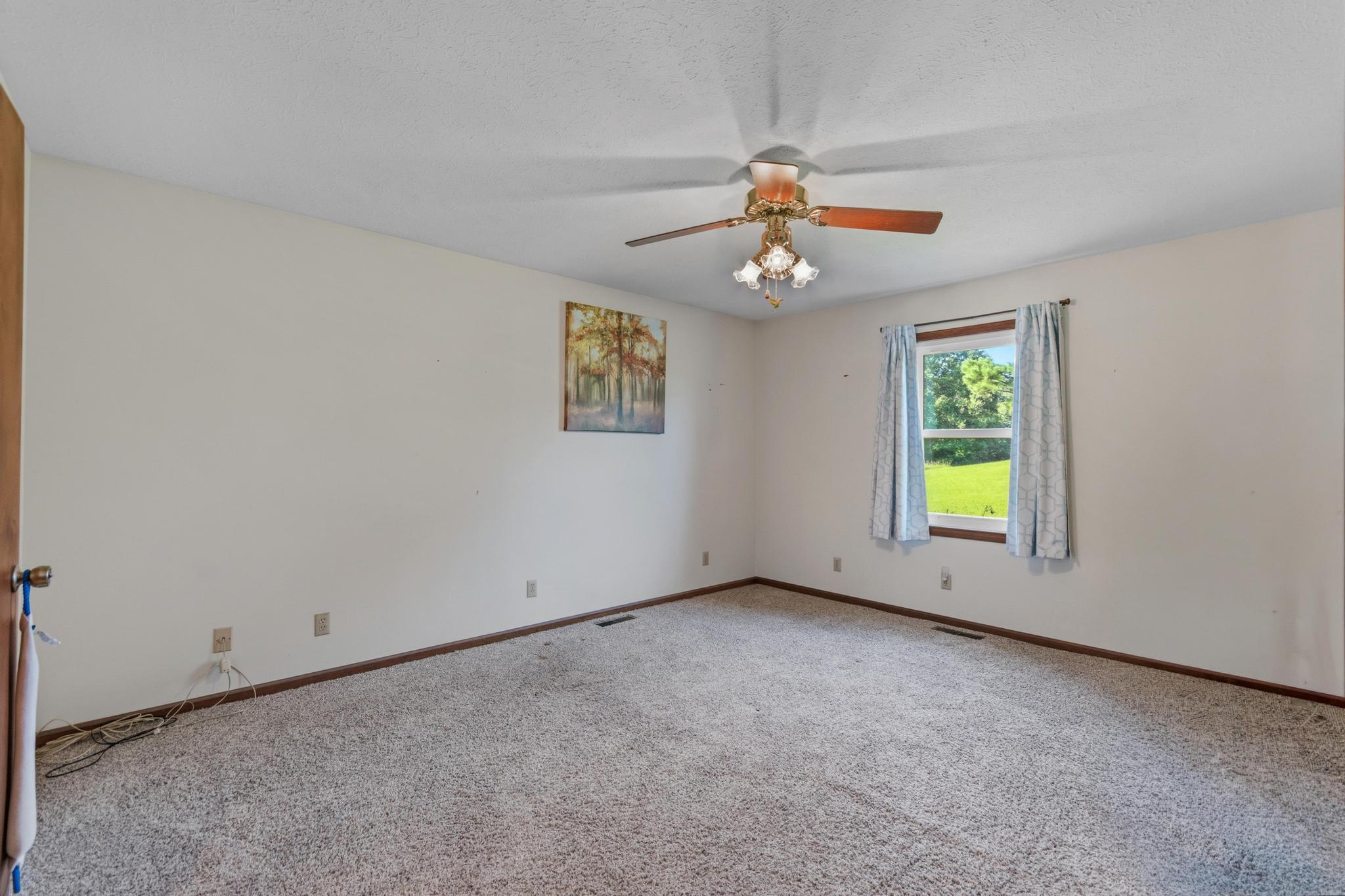 1338 Tiline Road Property Photo 10