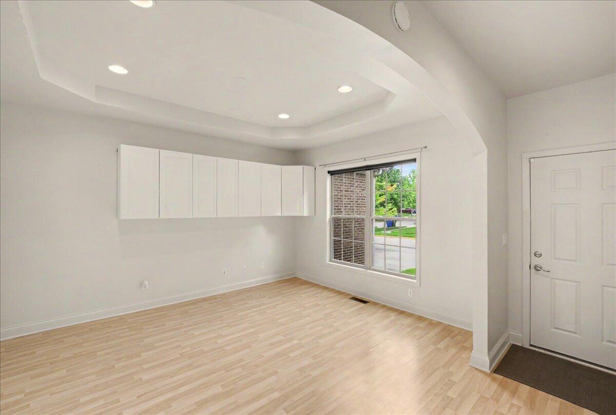 404 Manitoba Lane Property Photo 4