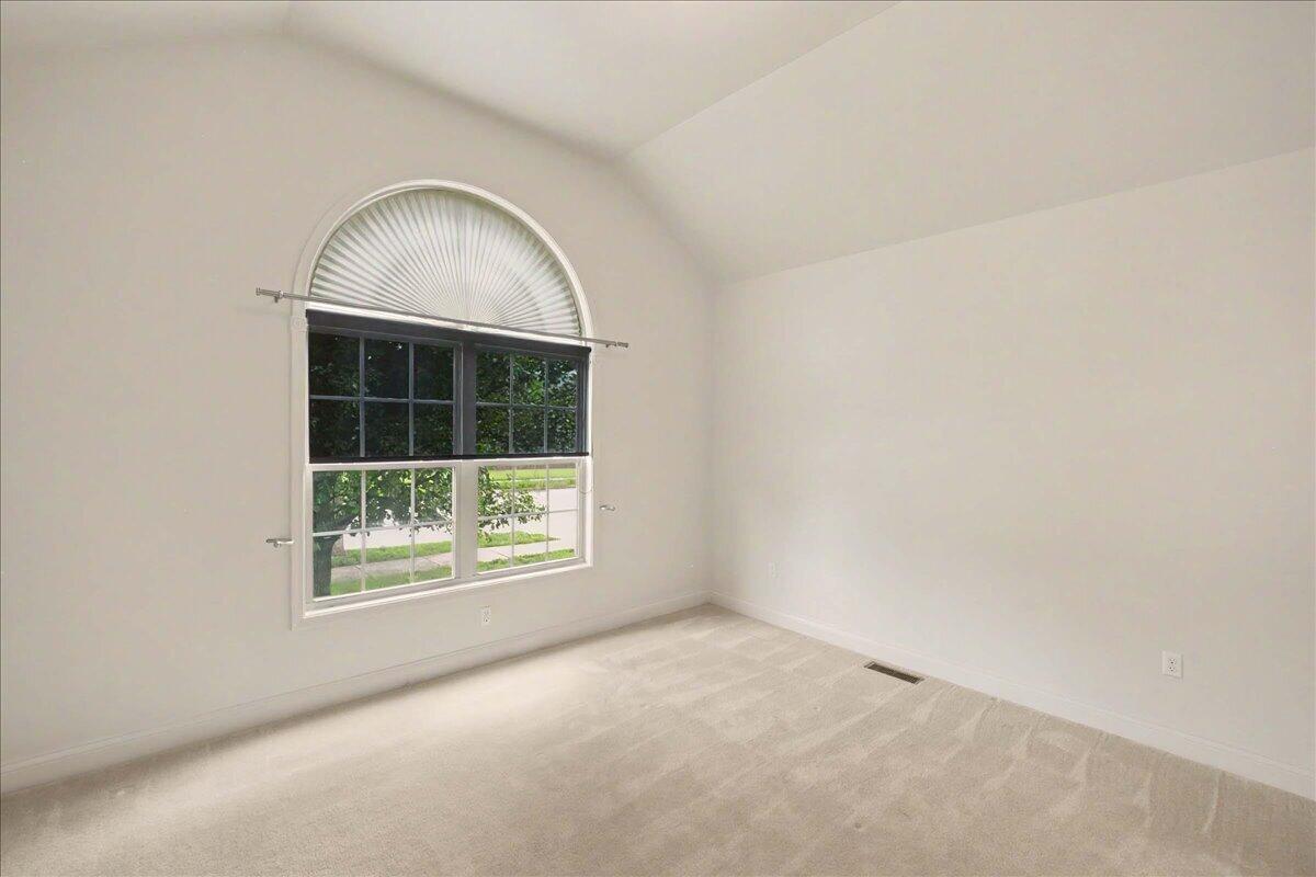 404 Manitoba Lane Property Photo 9