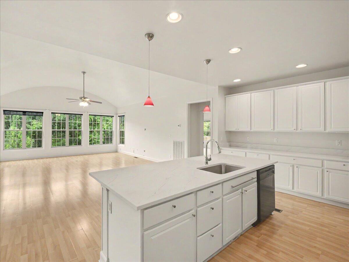 404 Manitoba Lane Property Photo 23