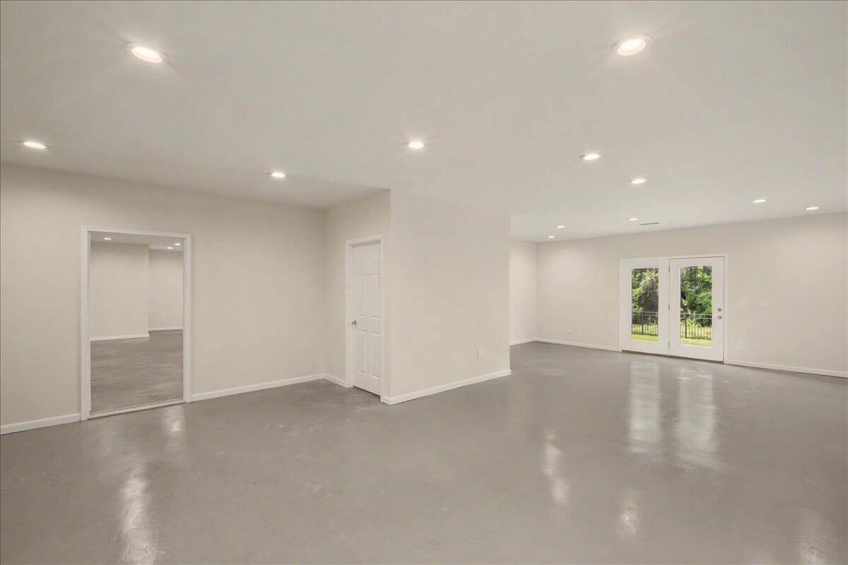 404 Manitoba Lane Property Photo 48