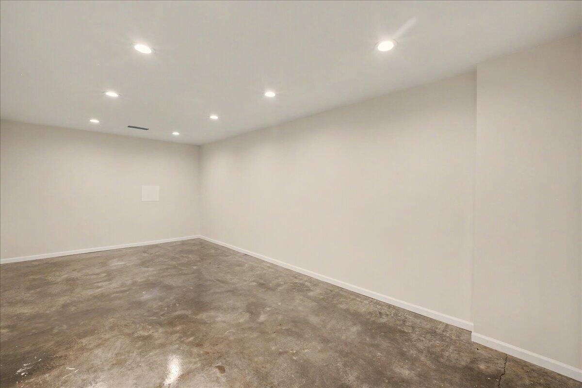 404 Manitoba Lane Property Photo 56