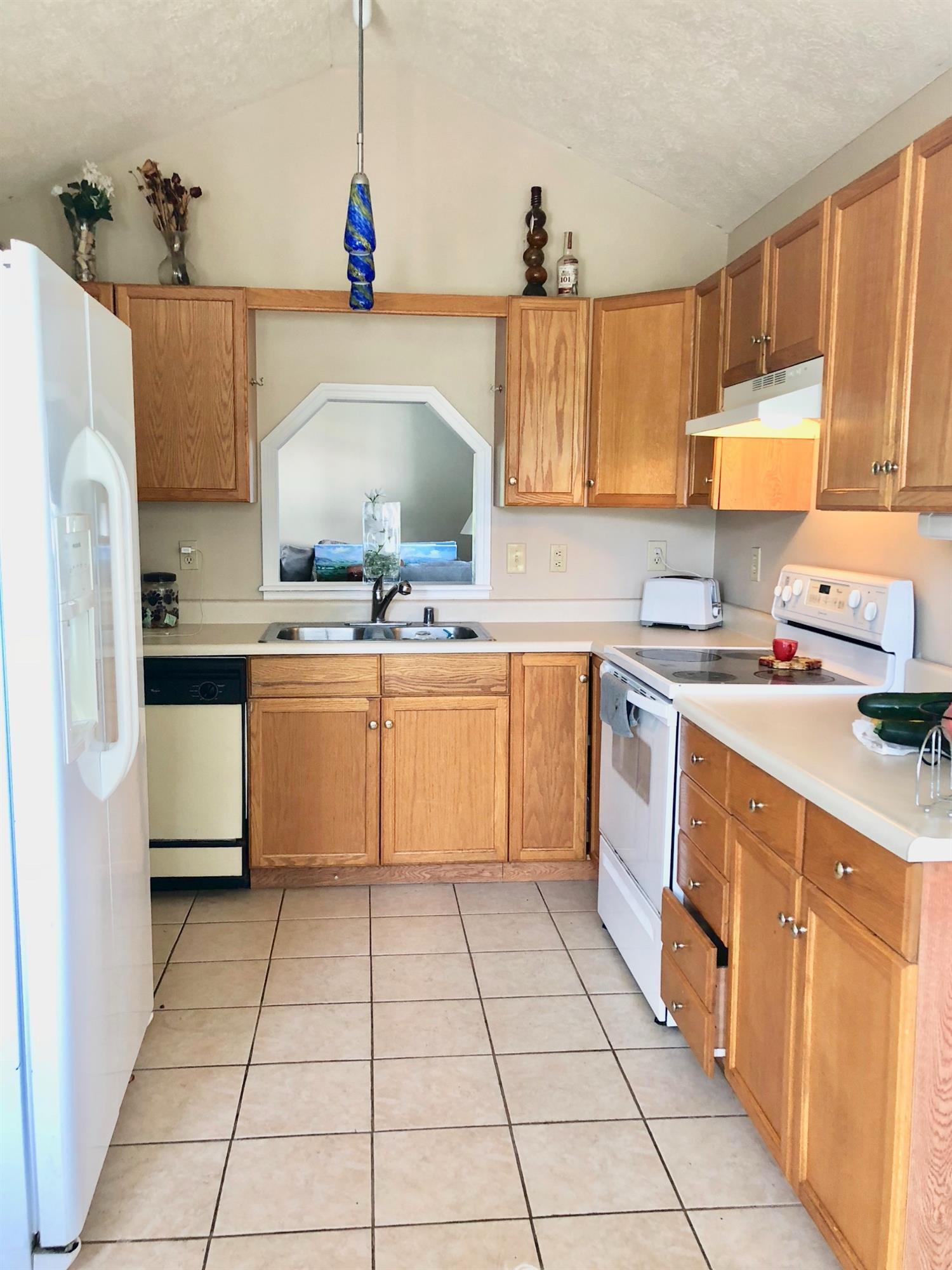 1025 Elizabeth Drive Property Photo 3