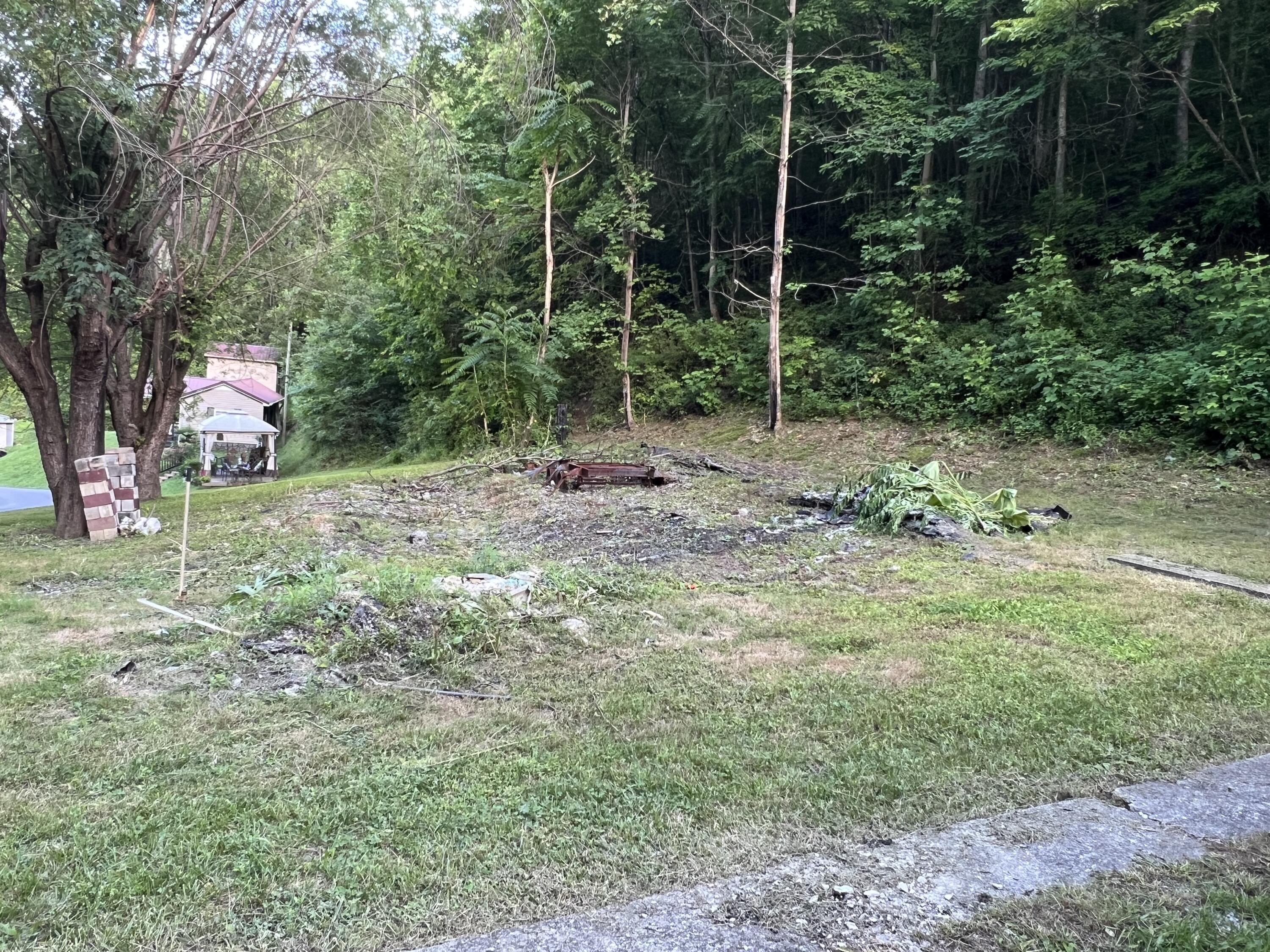 697 Hampton Cemetery Road Property Photo 4