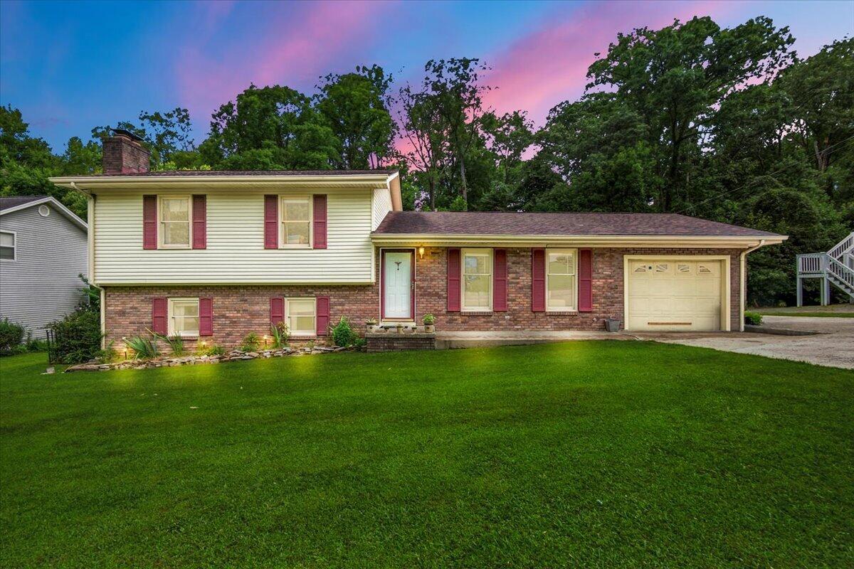 2 Shady Brook Lane Property Photo 1