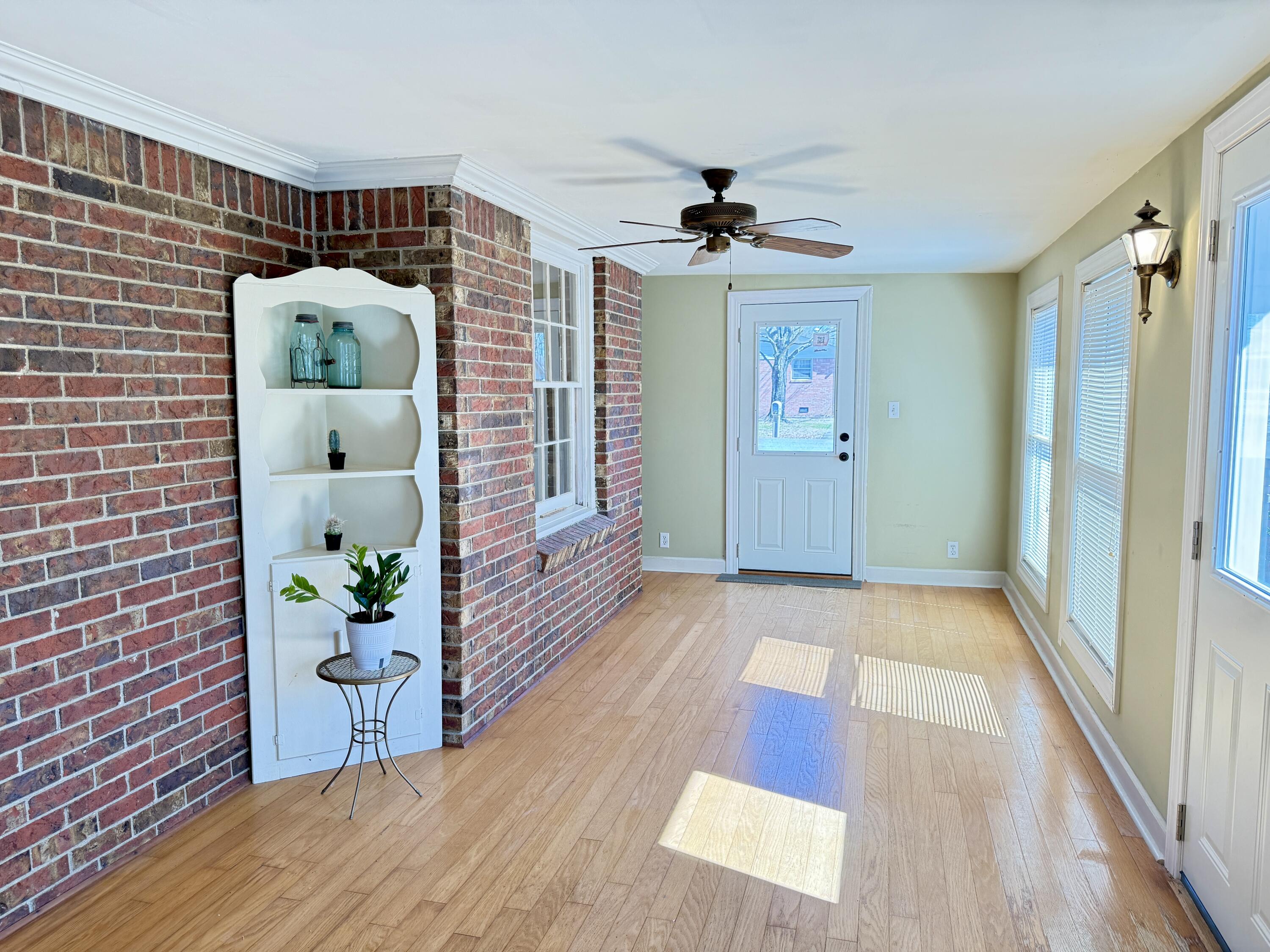 6815 Greenfield Drive Property Photo 6