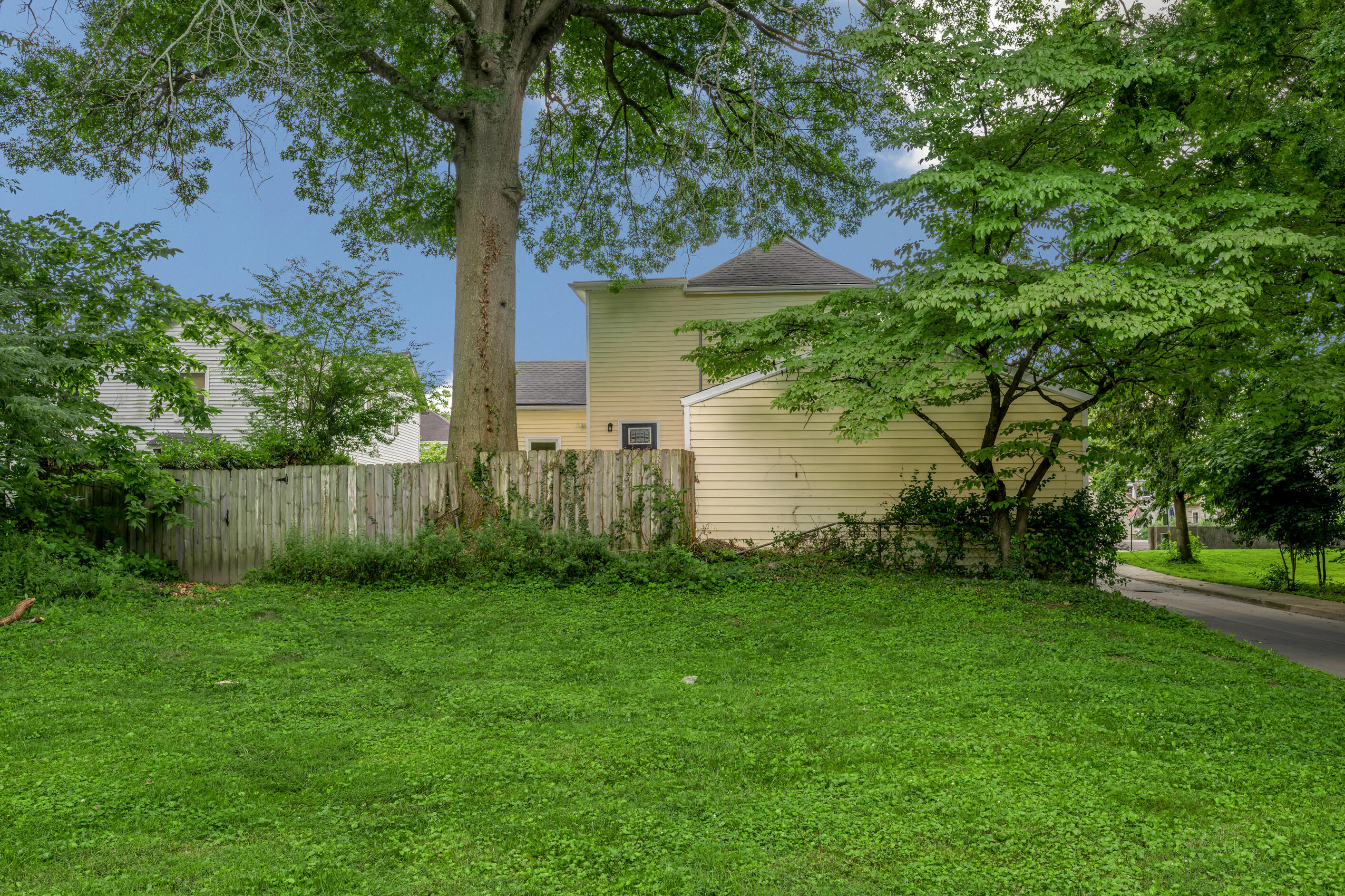 218 E Second Street Property Photo 34