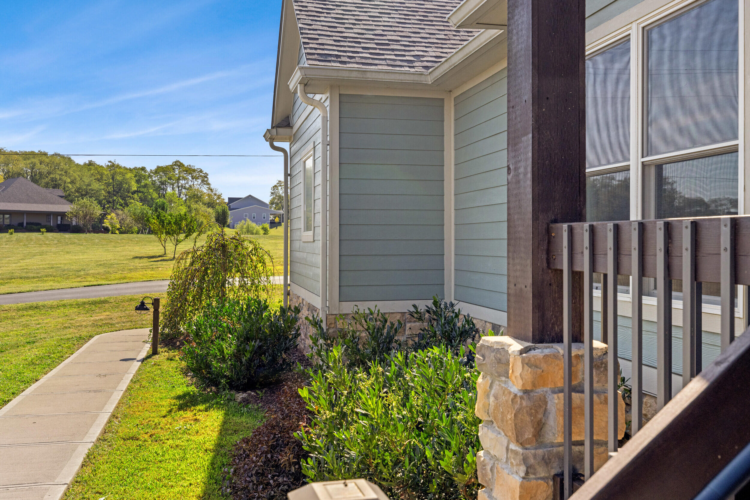 100 Collins Risk Road Property Photo 8
