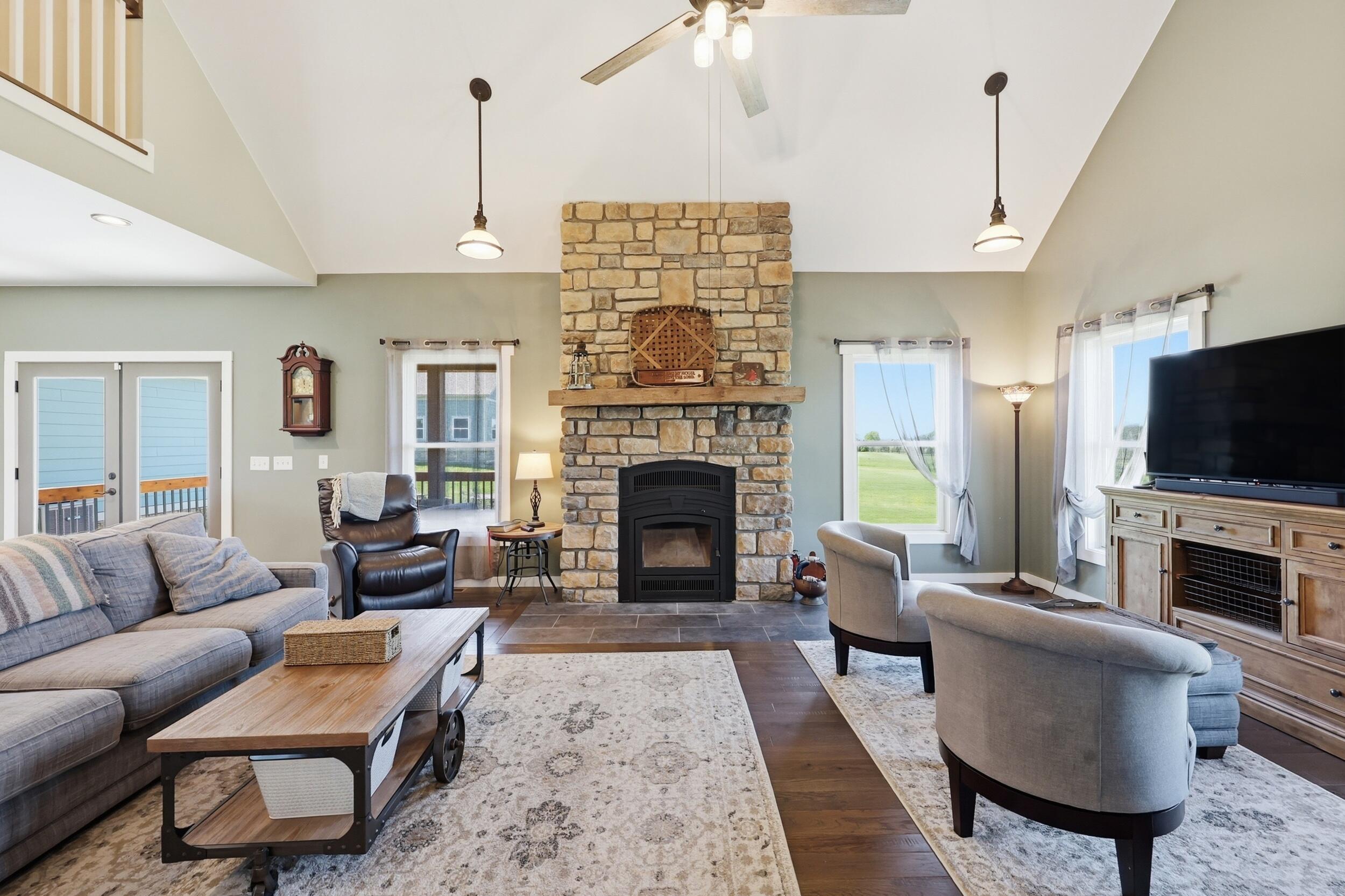 100 Collins Risk Road Property Photo 22