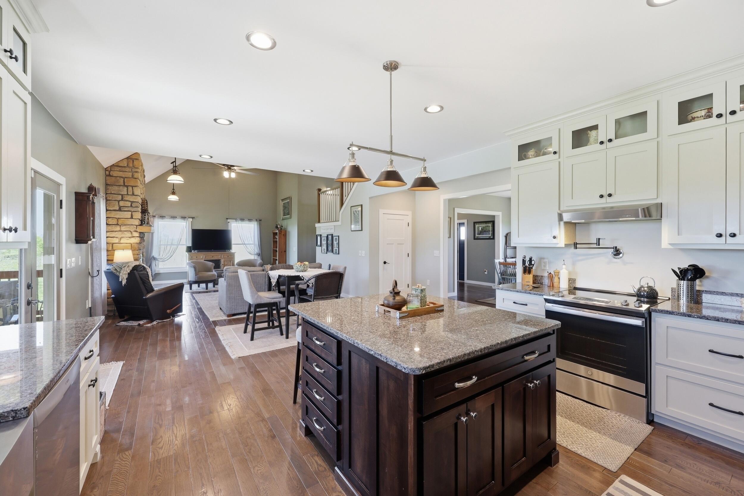 100 Collins Risk Road Property Photo 33