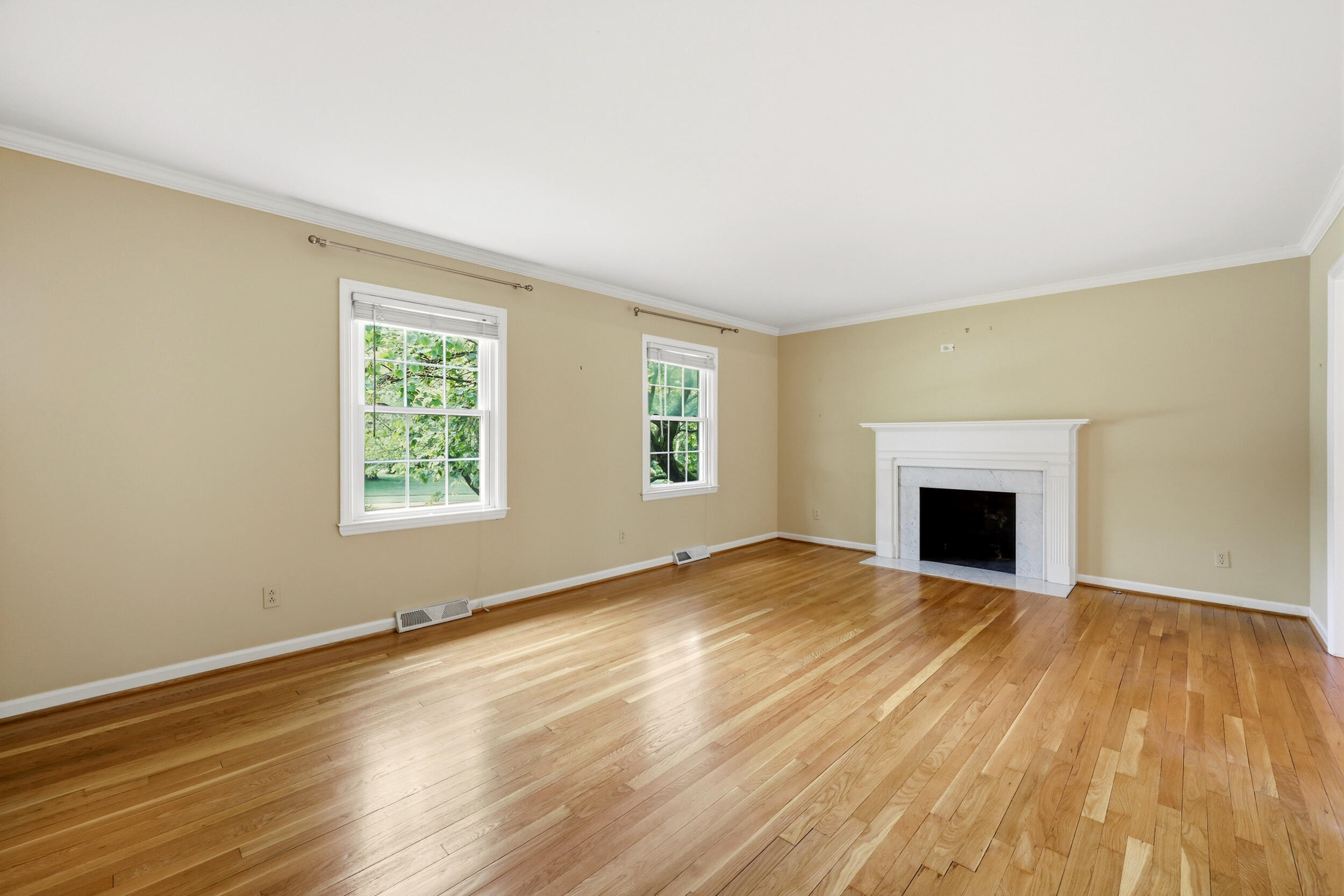 3433 Lansdowne Drive Property Photo 7