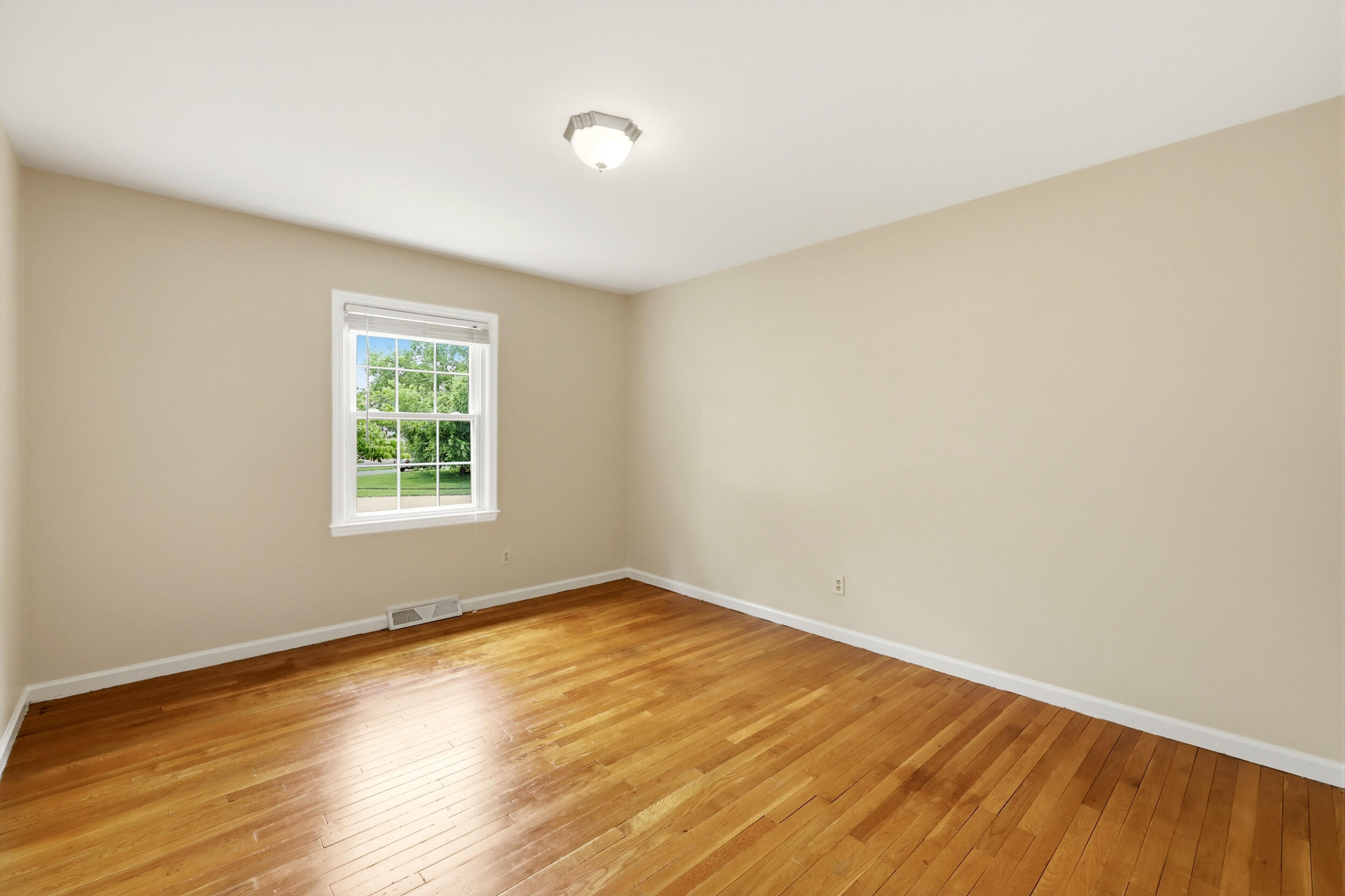 3433 Lansdowne Drive Property Photo 20