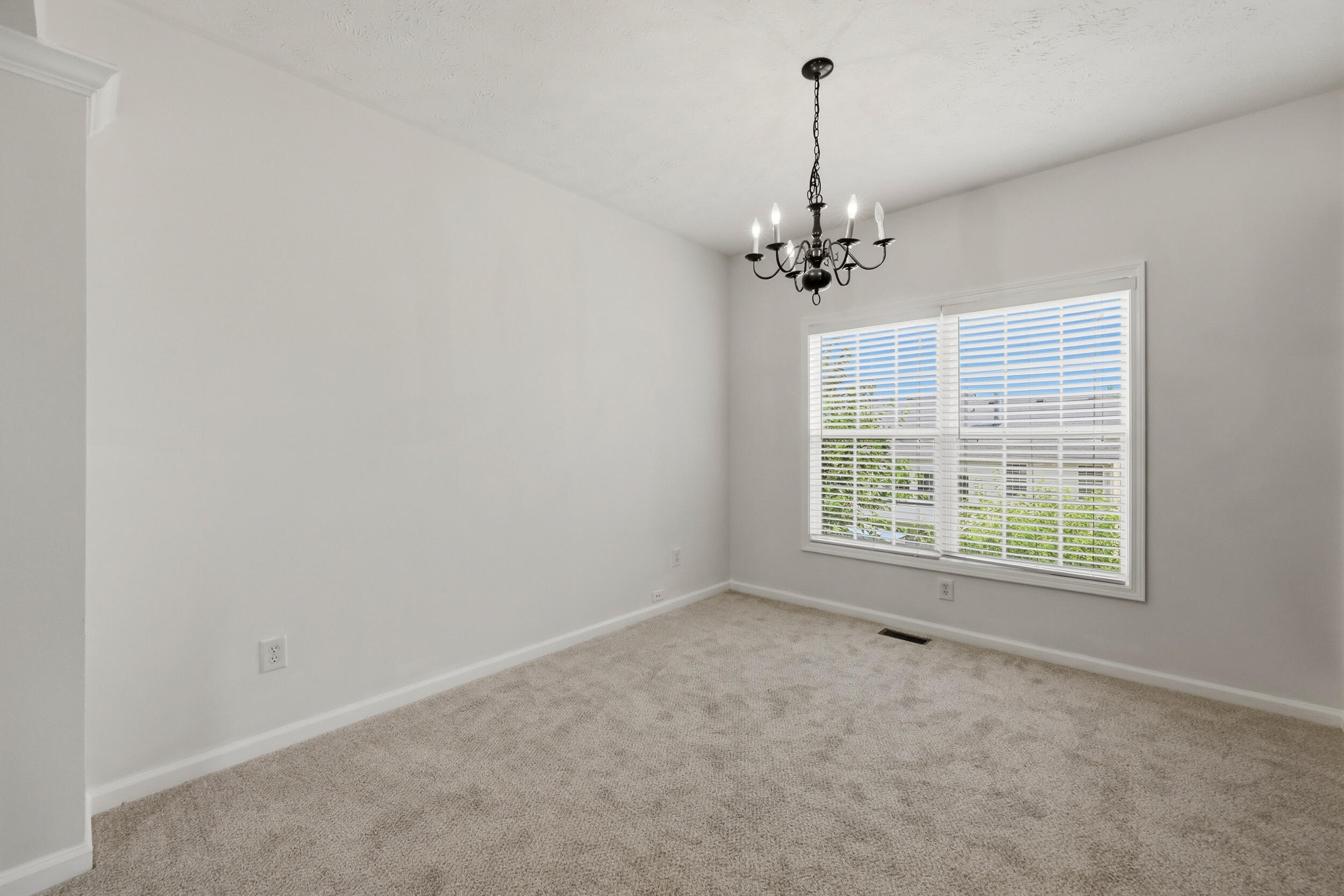 504 Thames Circle Property Photo 12